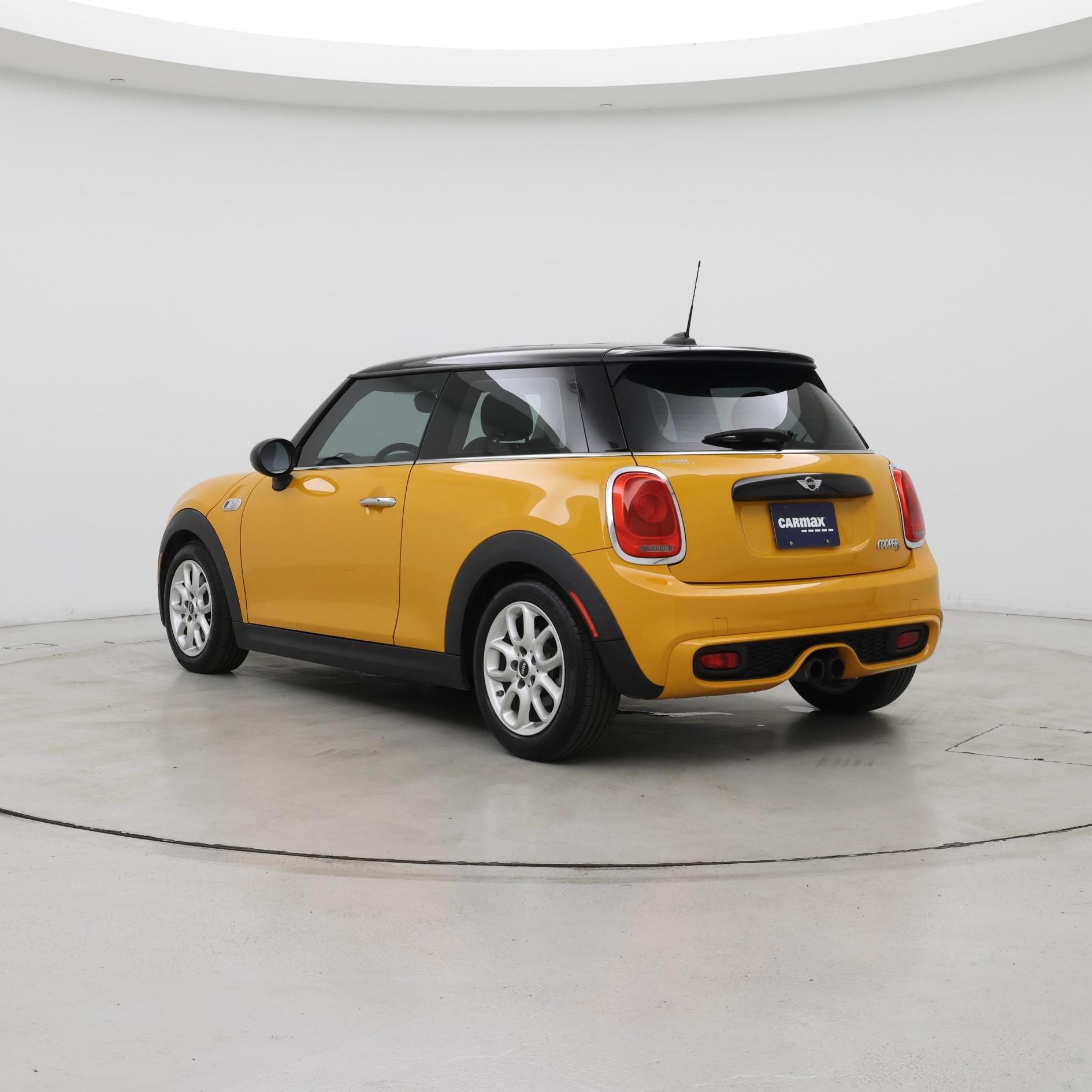 Thumbnail: 2015 MINI Cooper Hardtop - 2