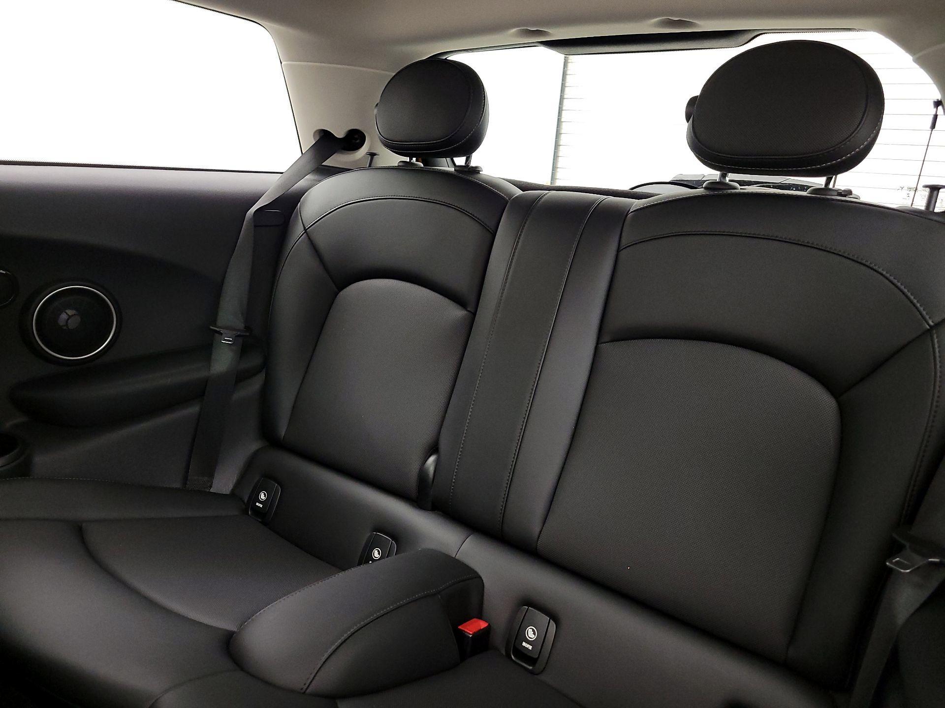 Thumbnail: 2015 MINI Cooper Hardtop - 19