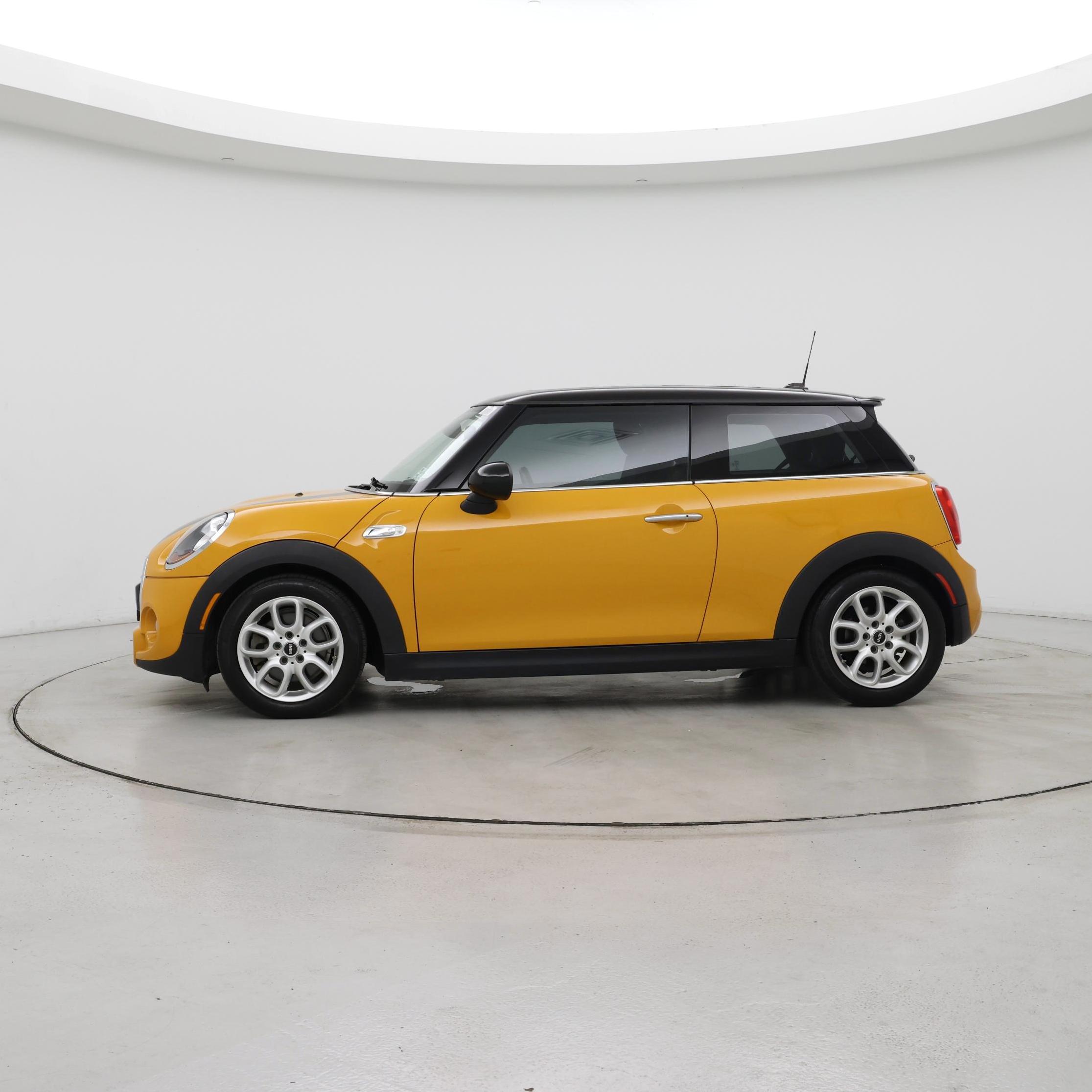 Thumbnail: 2015 MINI Cooper Hardtop - 3