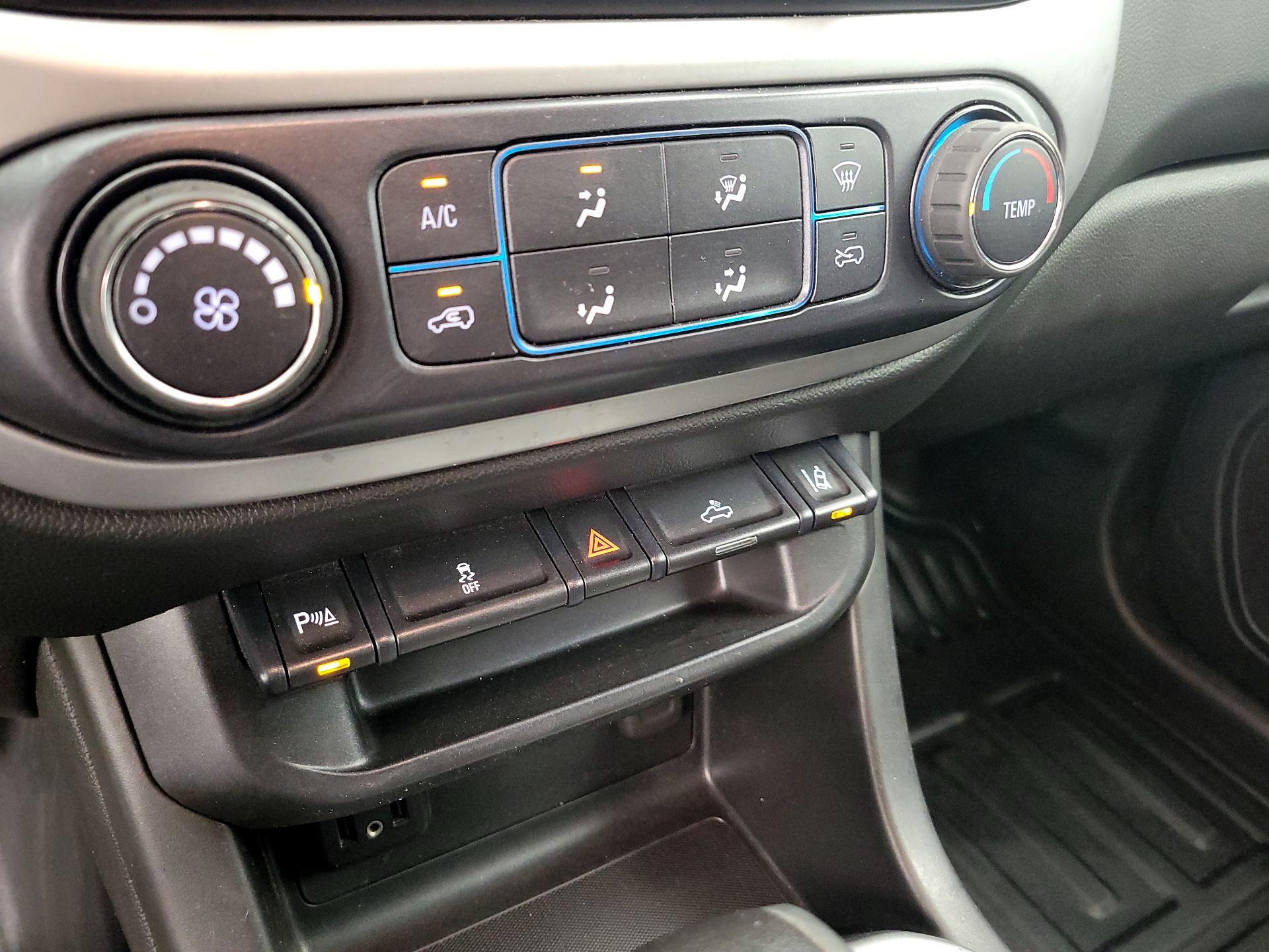 Thumbnail: 2021 Chevrolet Colorado - 16