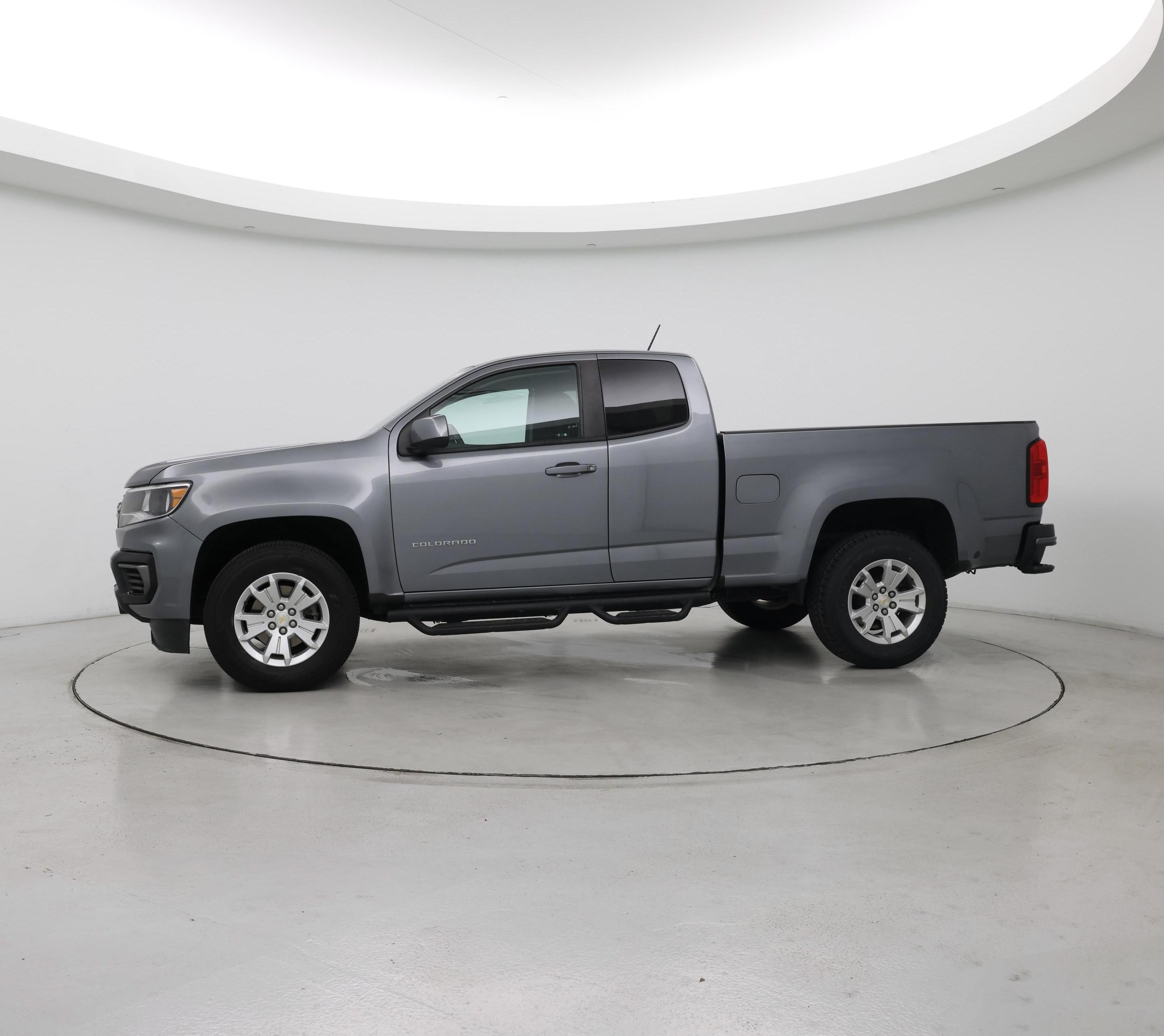 Thumbnail: 2021 Chevrolet Colorado - 3
