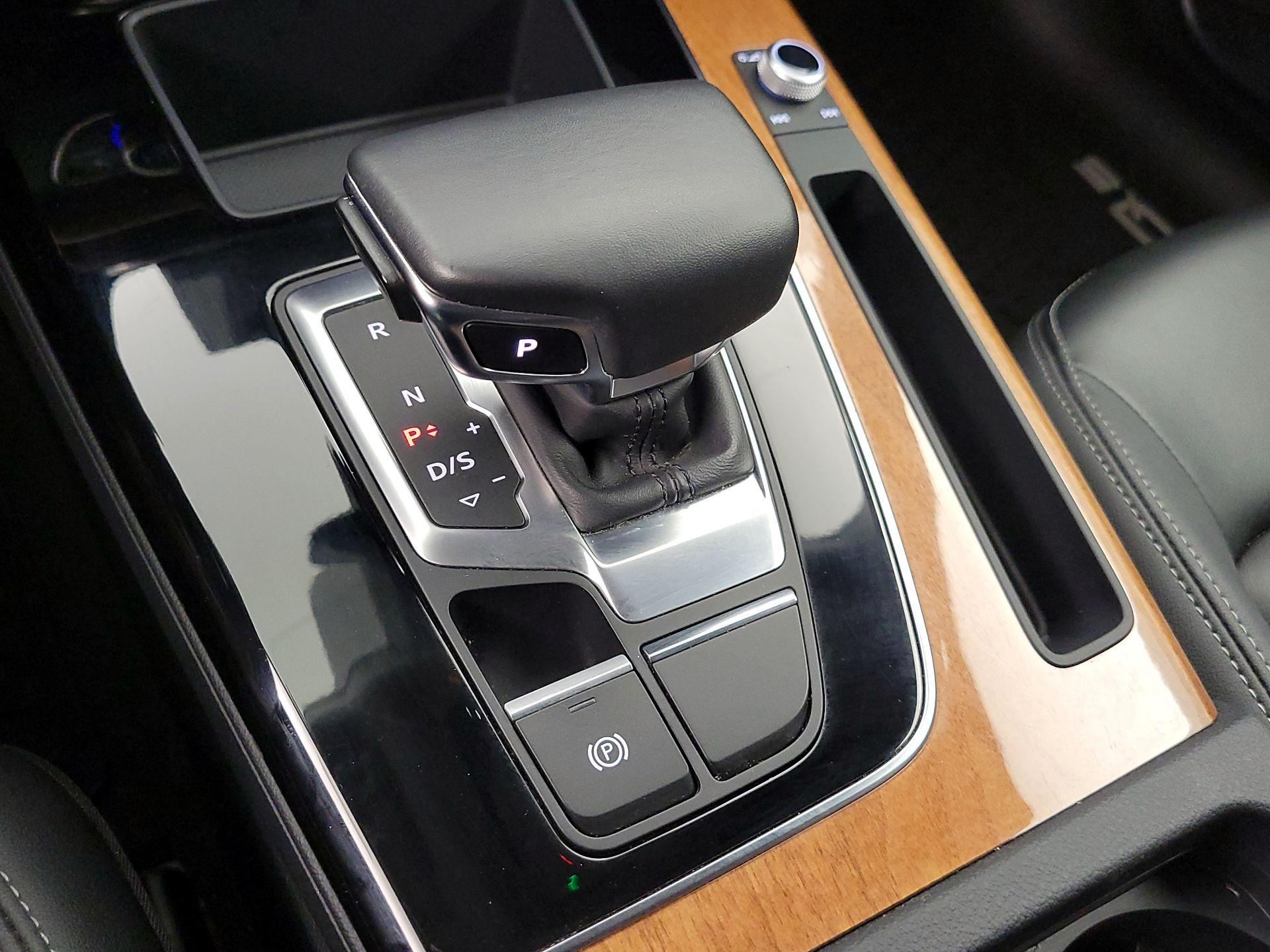 Thumbnail: 2023 Audi Q5 - 17