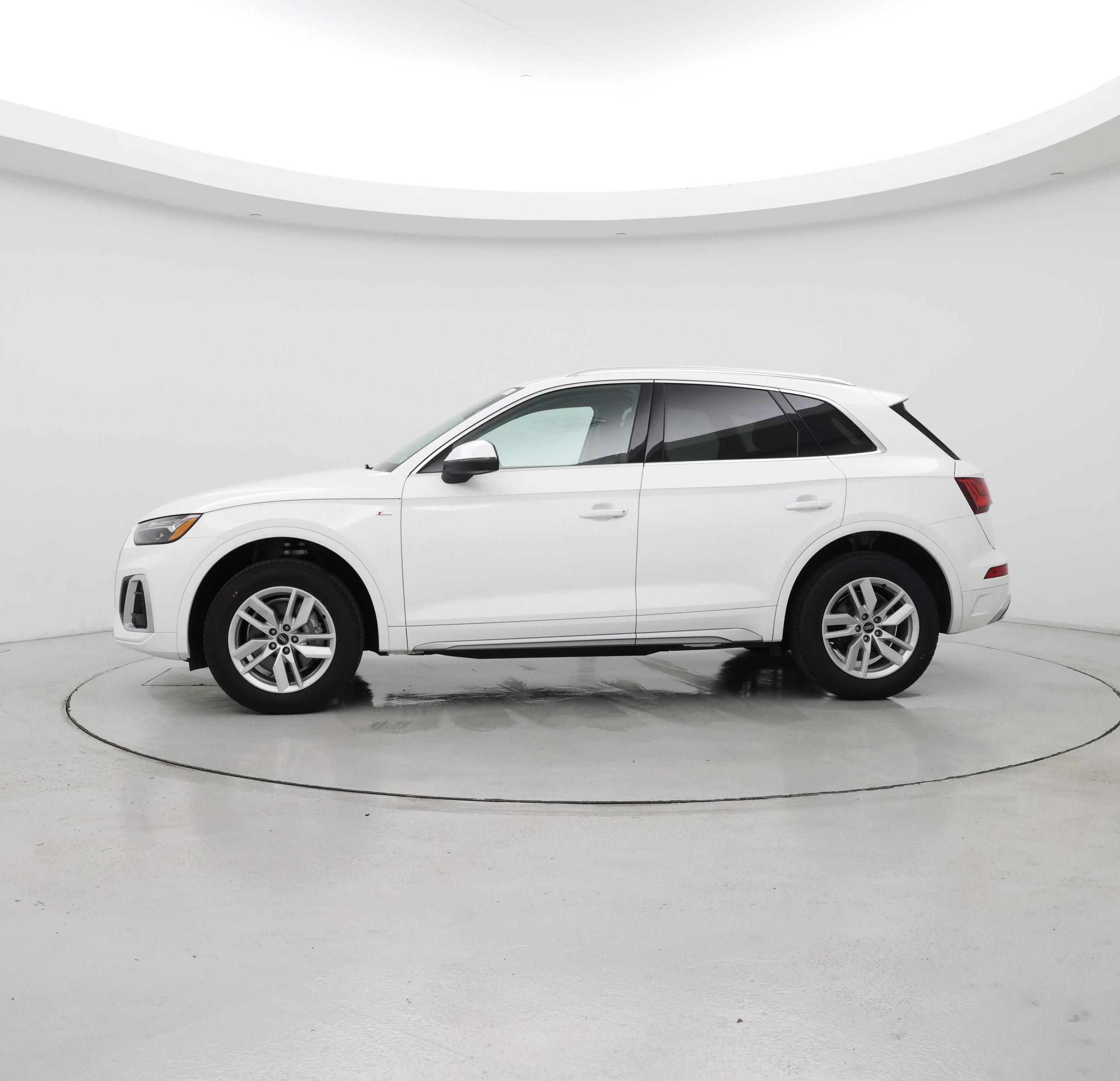 Thumbnail: 2023 Audi Q5 - 3