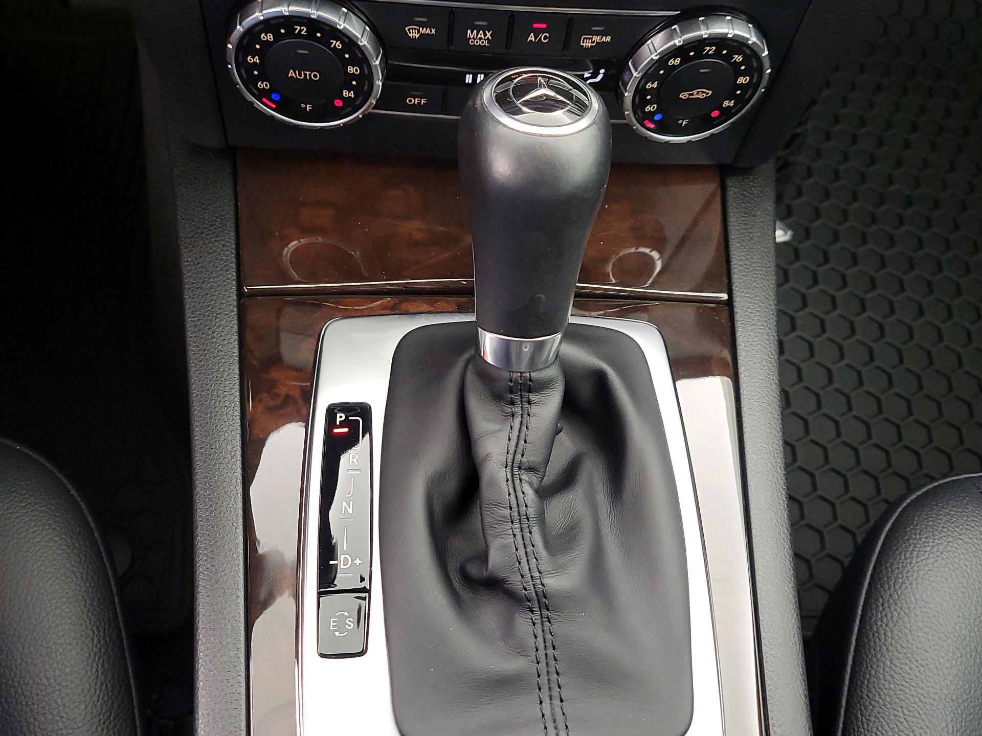Thumbnail: 2014 Mercedes-Benz C-Class - 17