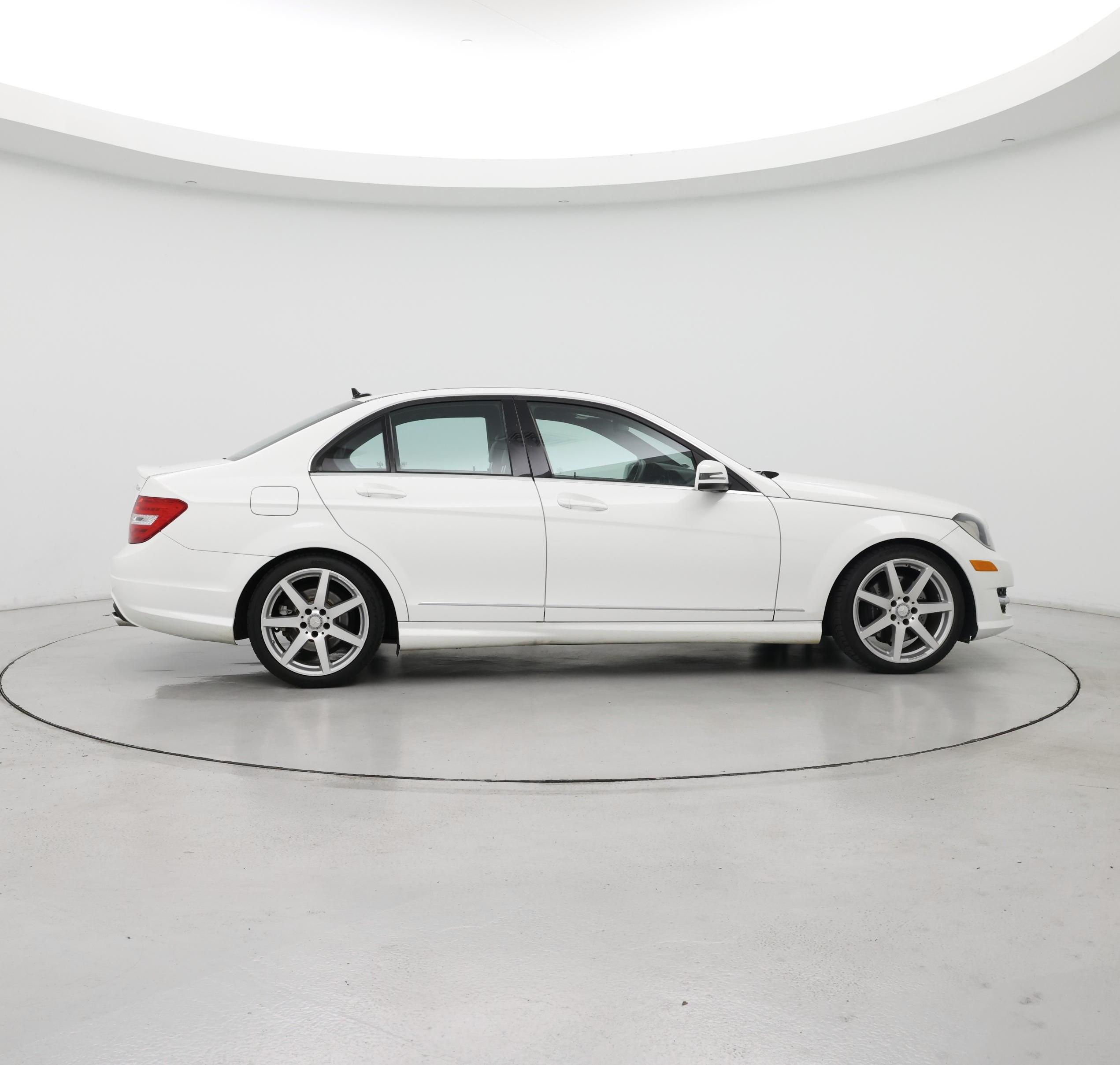 Thumbnail: 2014 Mercedes-Benz C-Class - 7