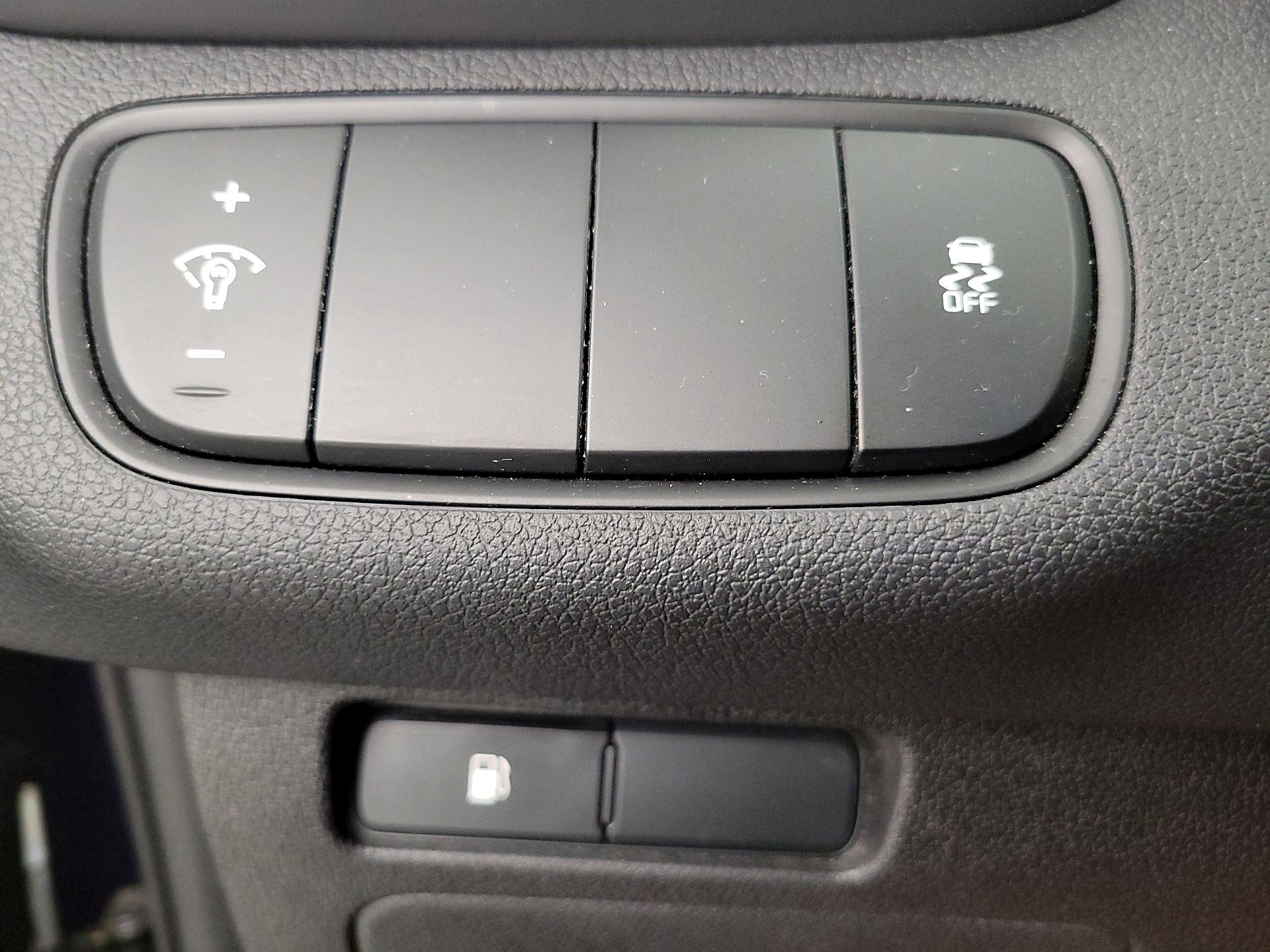 Thumbnail: 2016 Kia Sorento - 13