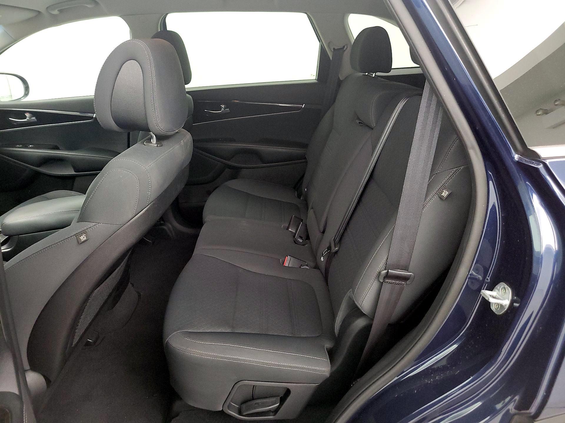 Thumbnail: 2016 Kia Sorento - 19