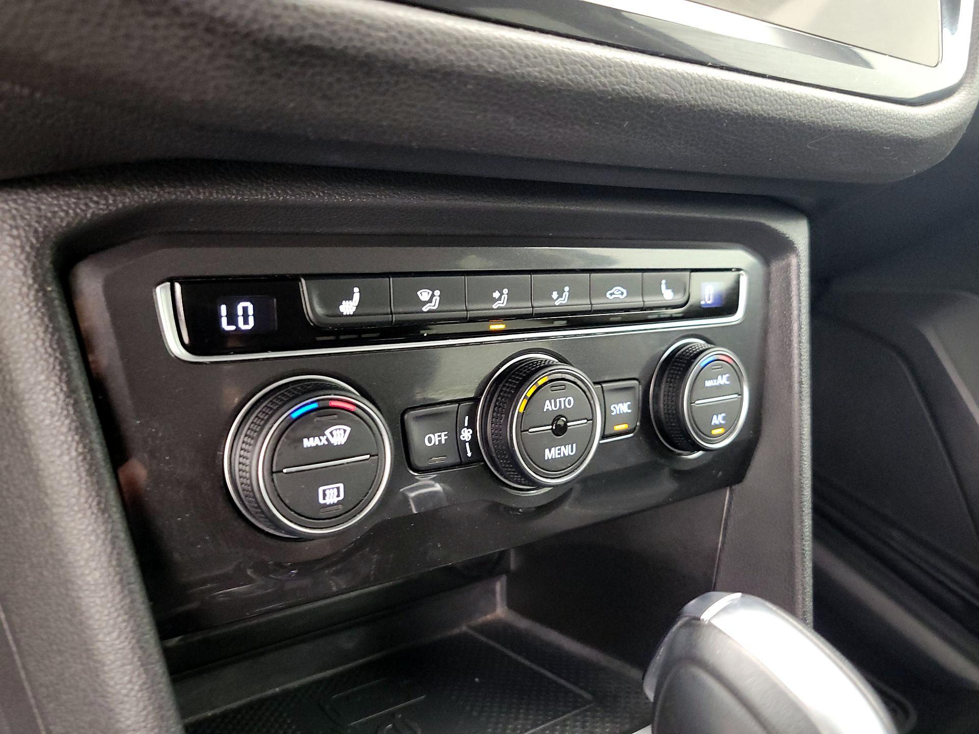 Thumbnail: 2021 Volkswagen Tiguan - 16