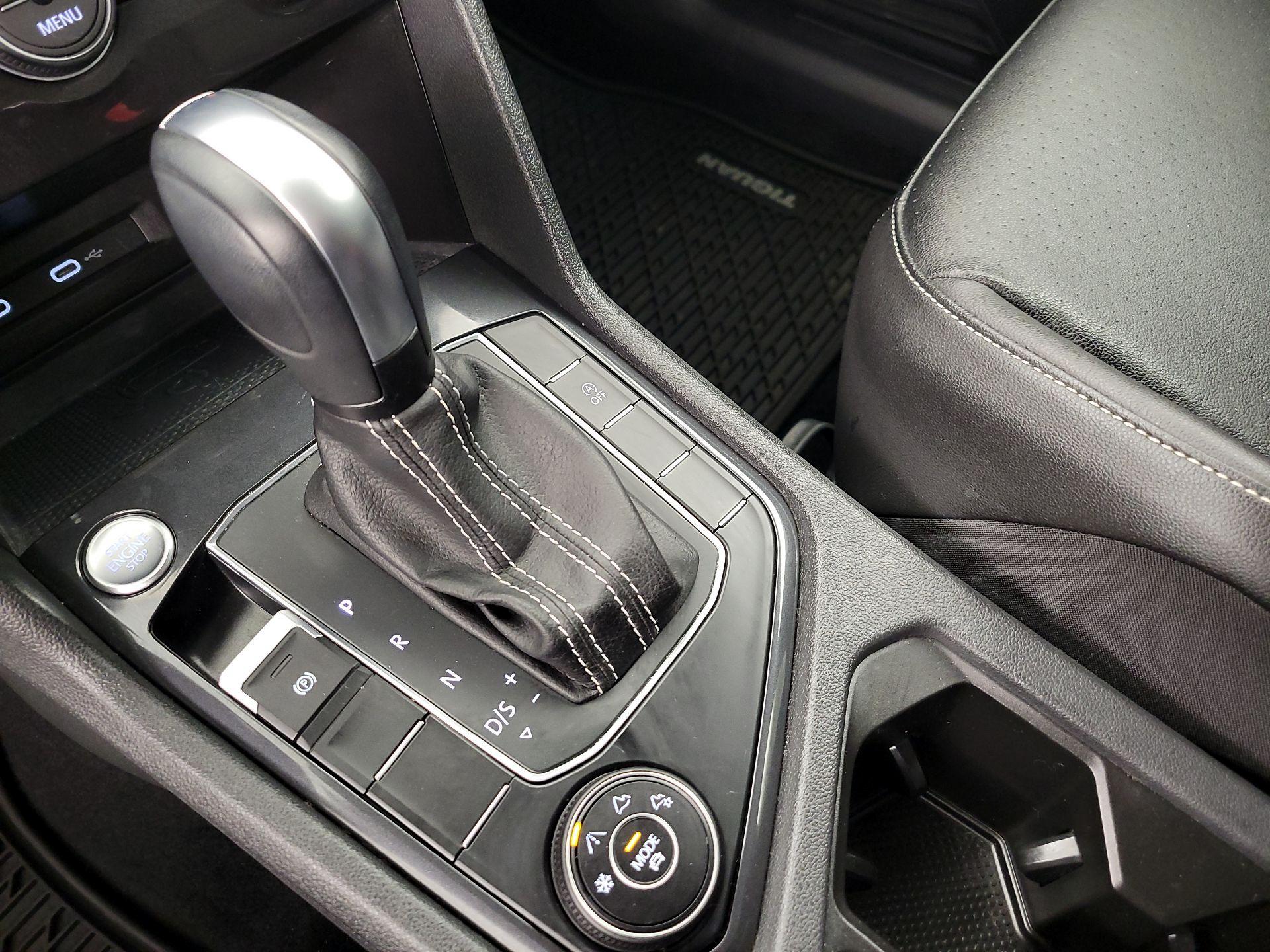 Thumbnail: 2021 Volkswagen Tiguan - 17