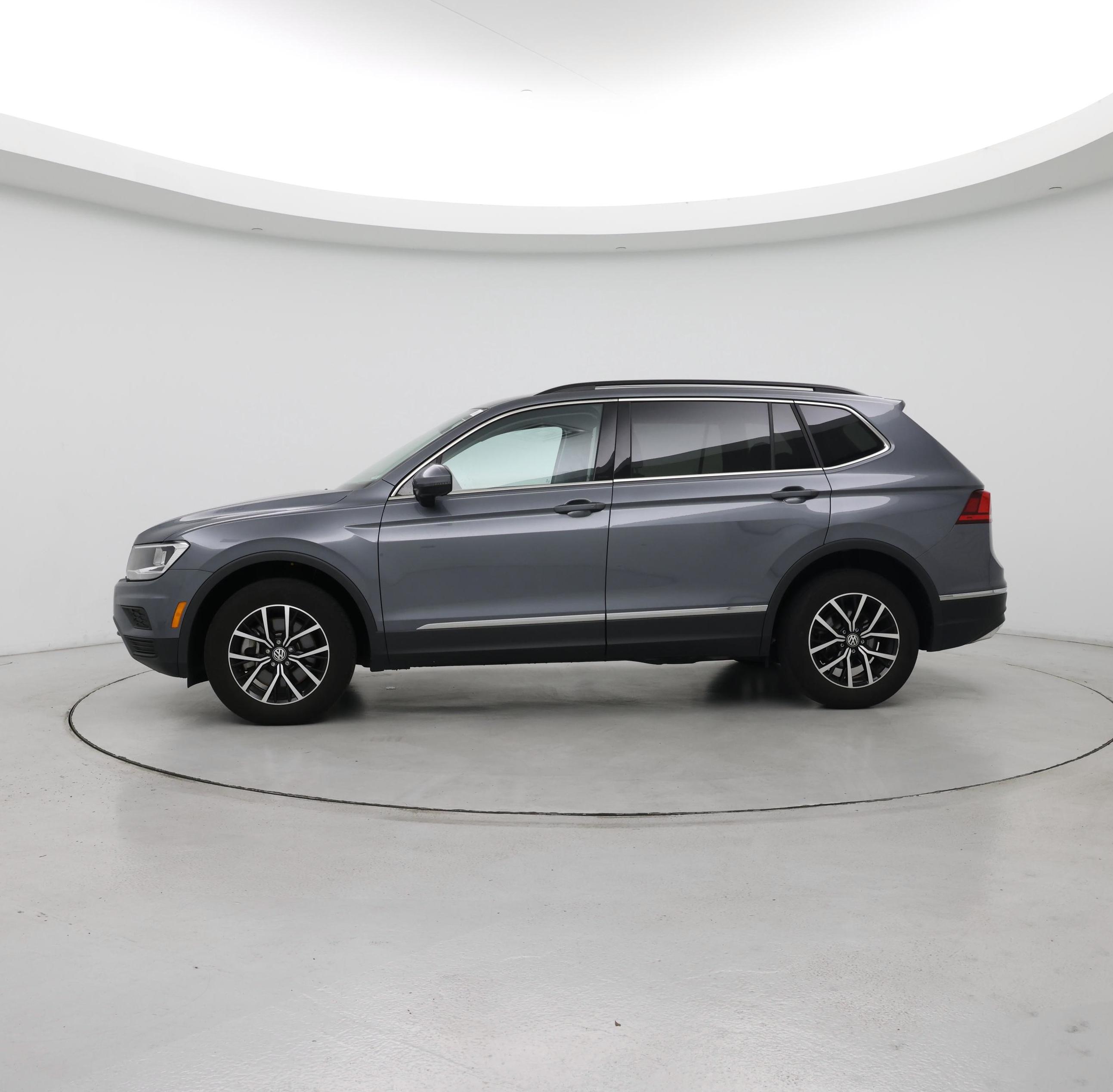 Thumbnail: 2021 Volkswagen Tiguan - 3