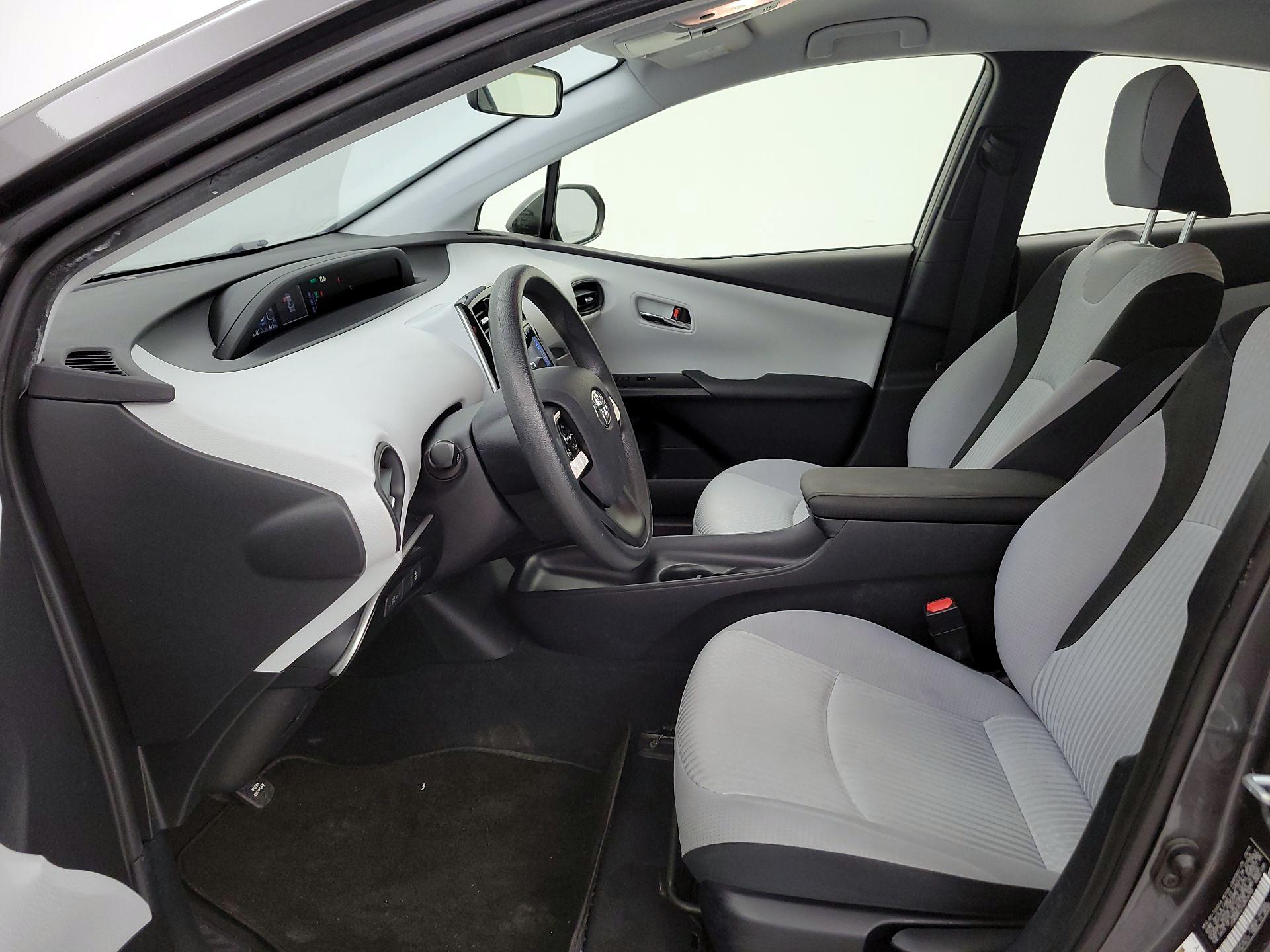 Thumbnail: 2016 Toyota Prius - 11