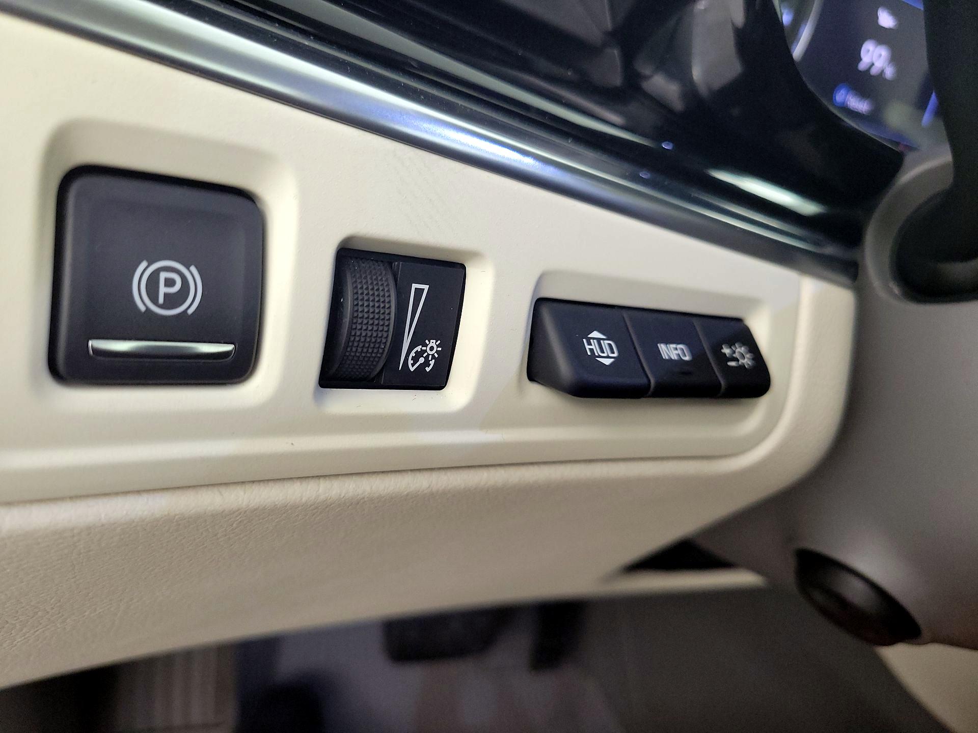 Thumbnail: 2020 Cadillac XT6 - 13