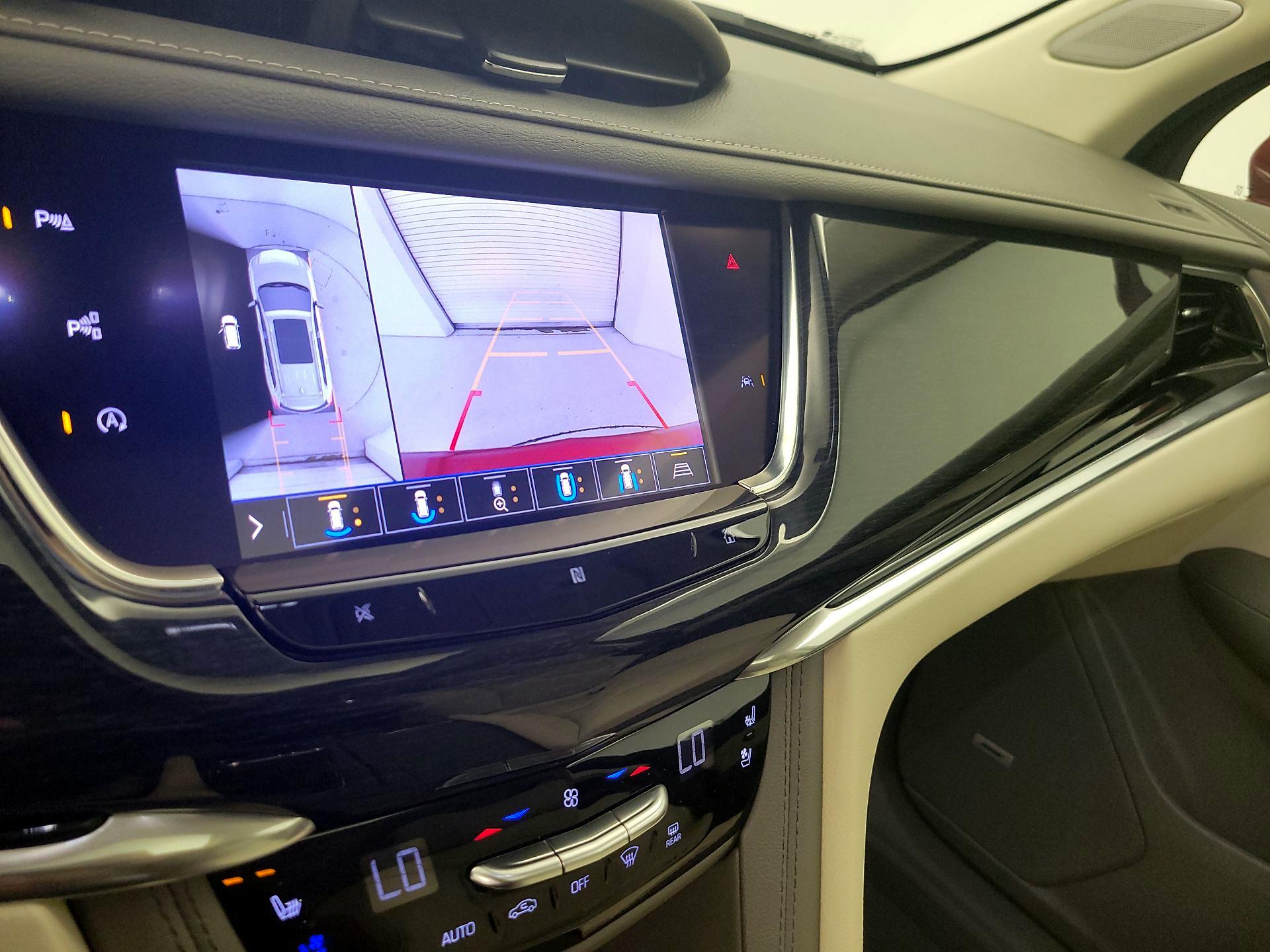 Thumbnail: 2020 Cadillac XT6 - 14