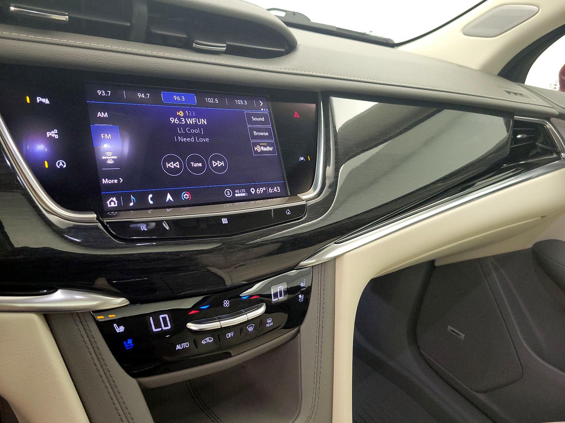 Thumbnail: 2020 Cadillac XT6 - 15