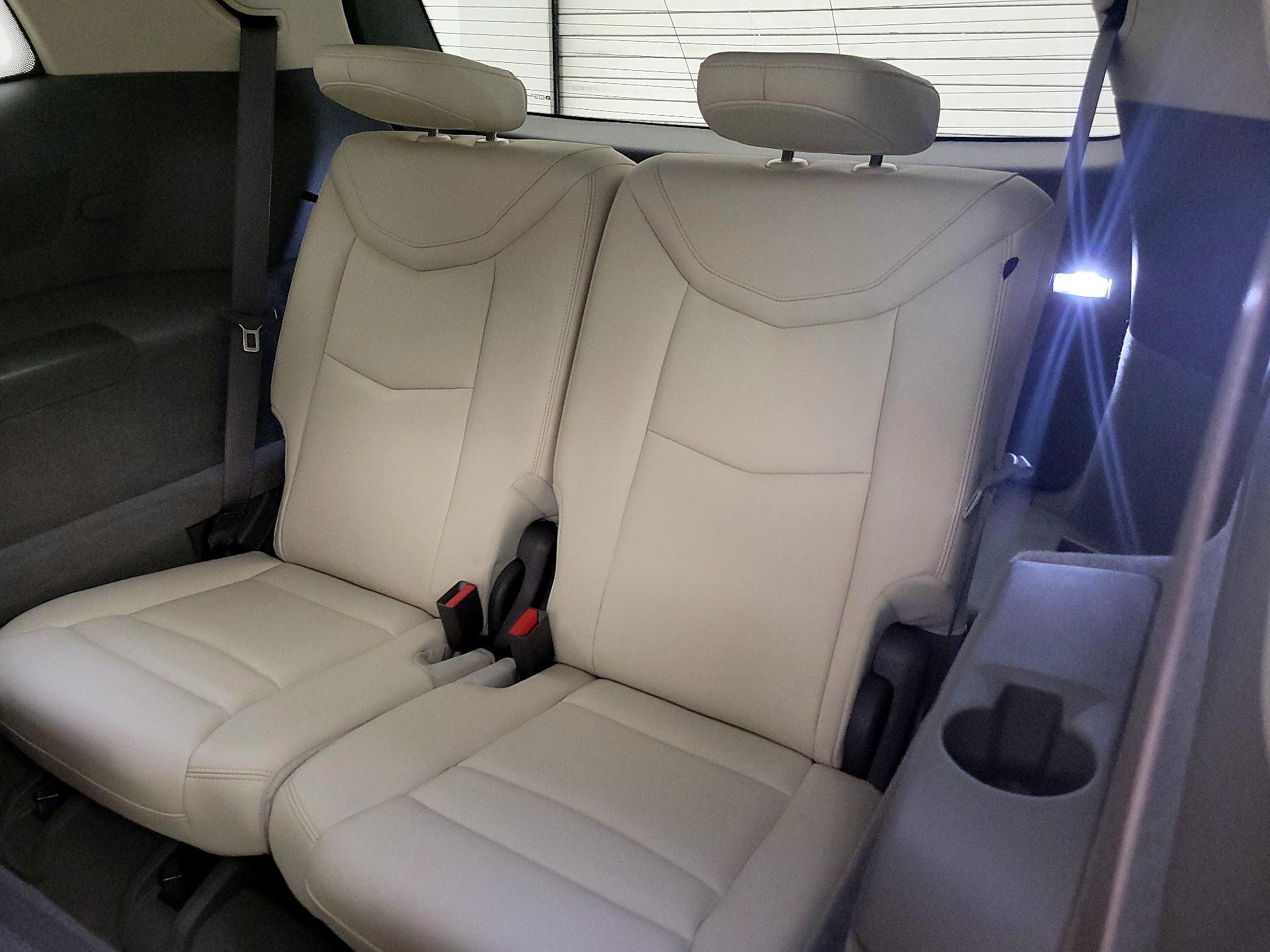 Thumbnail: 2020 Cadillac XT6 - 20