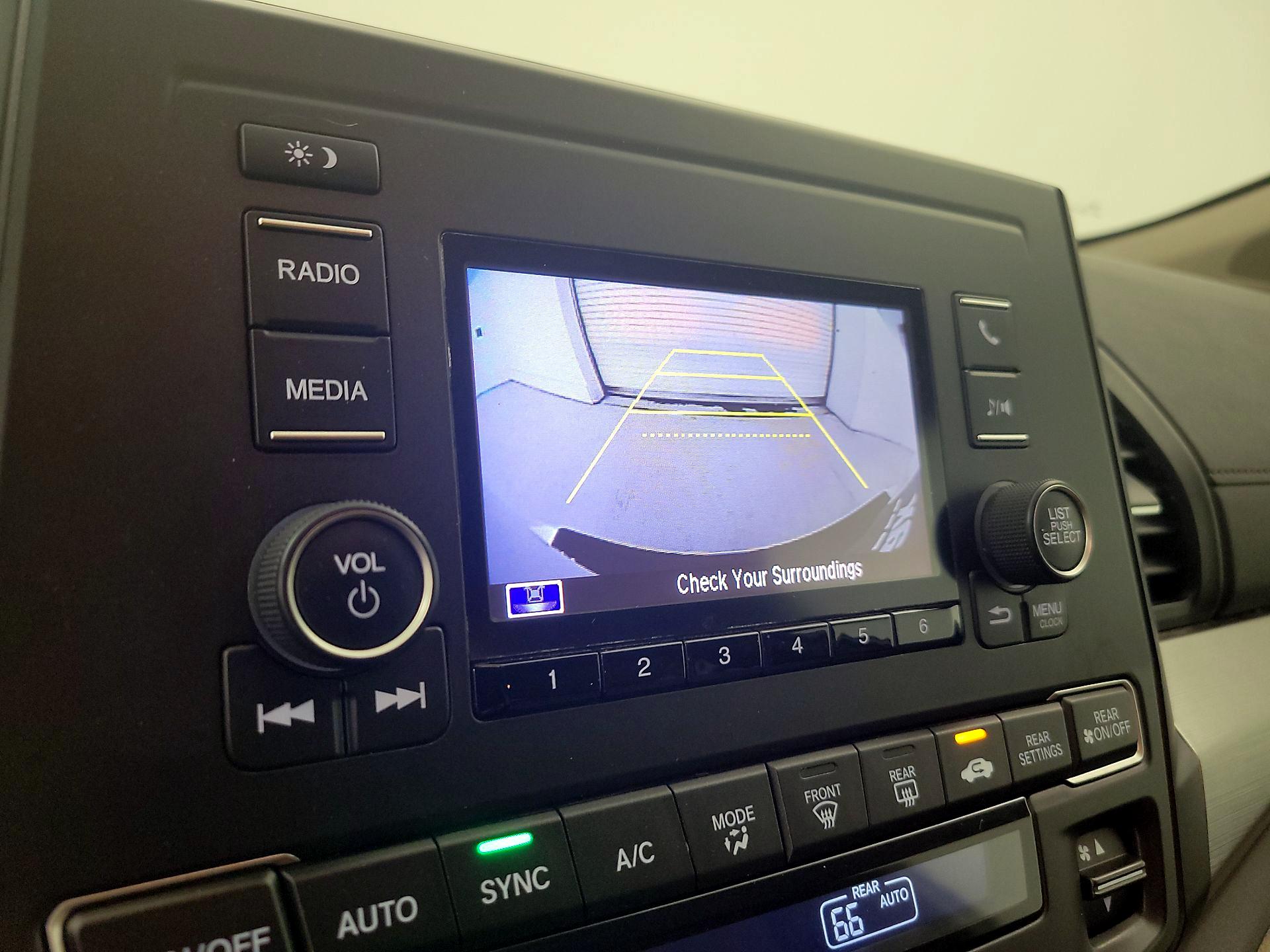 Thumbnail: 2018 Honda Odyssey - 14