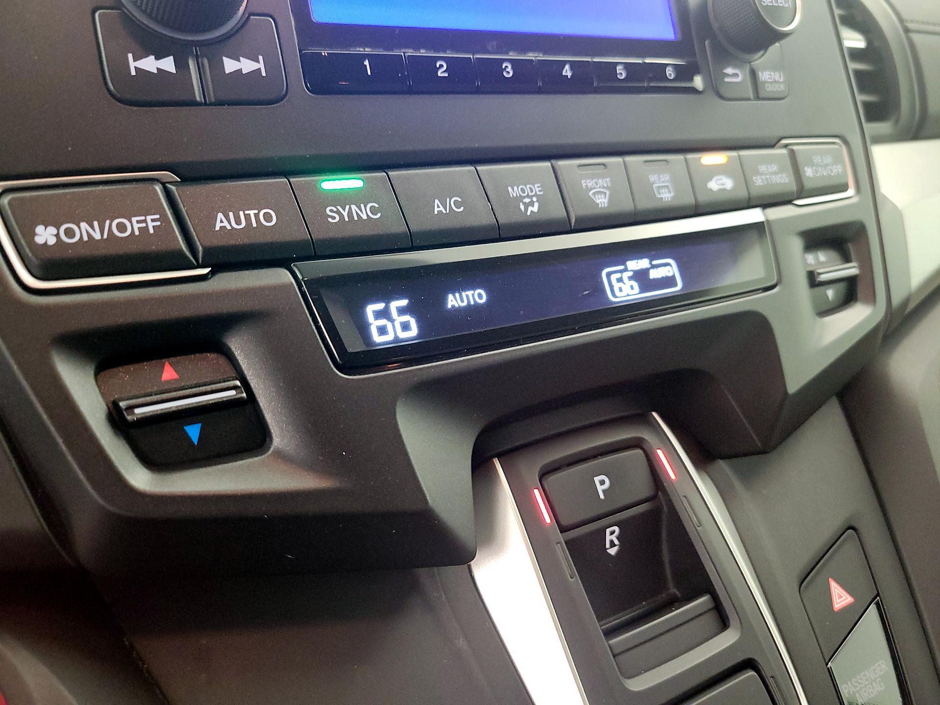 Thumbnail: 2018 Honda Odyssey - 16
