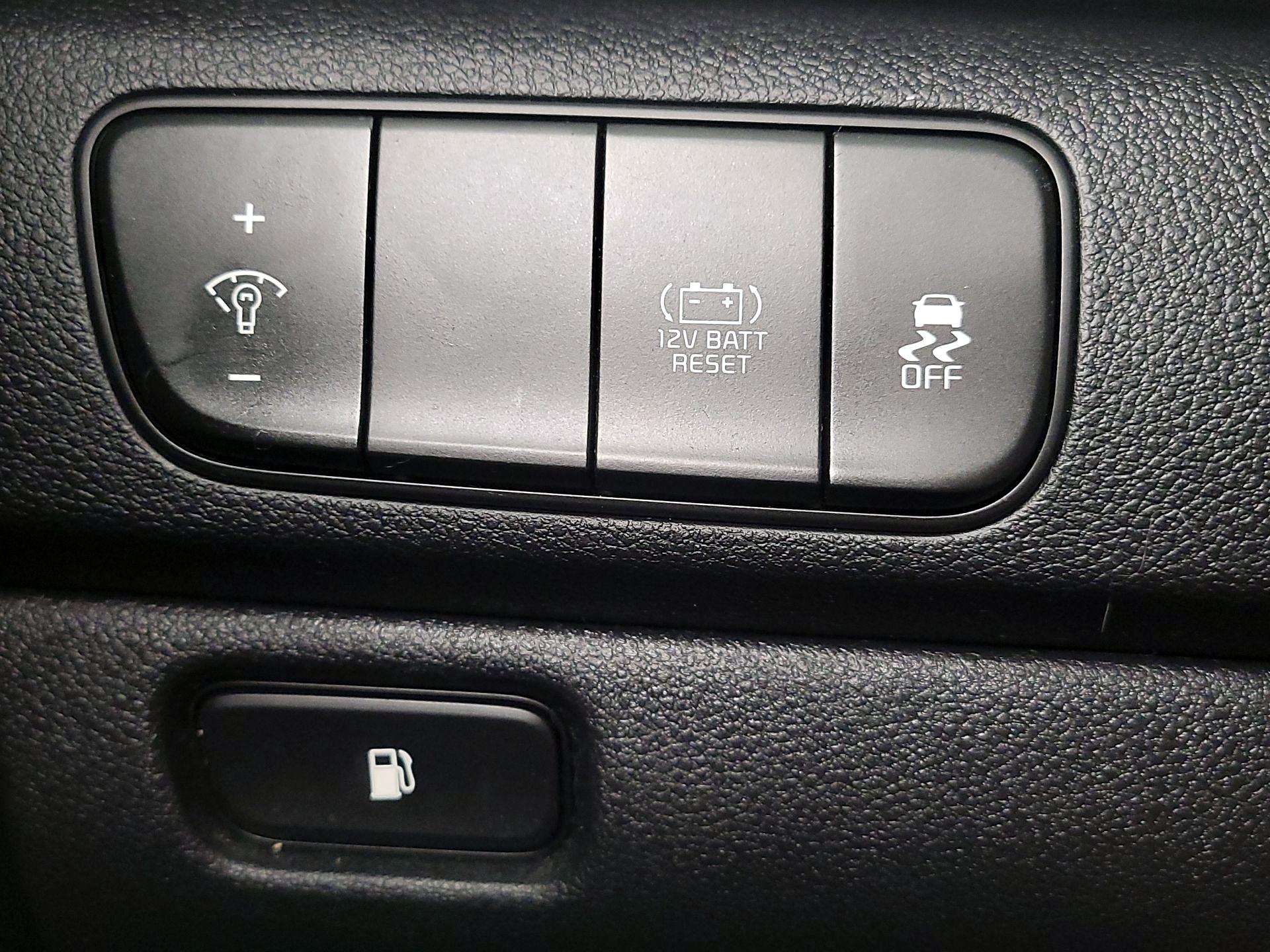 Thumbnail: 2018 Kia Niro - 13