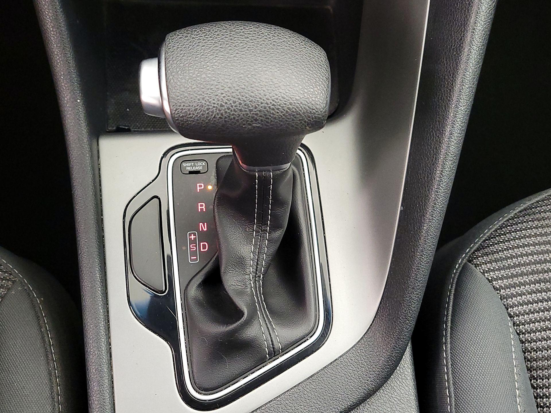 Thumbnail: 2018 Kia Niro - 17