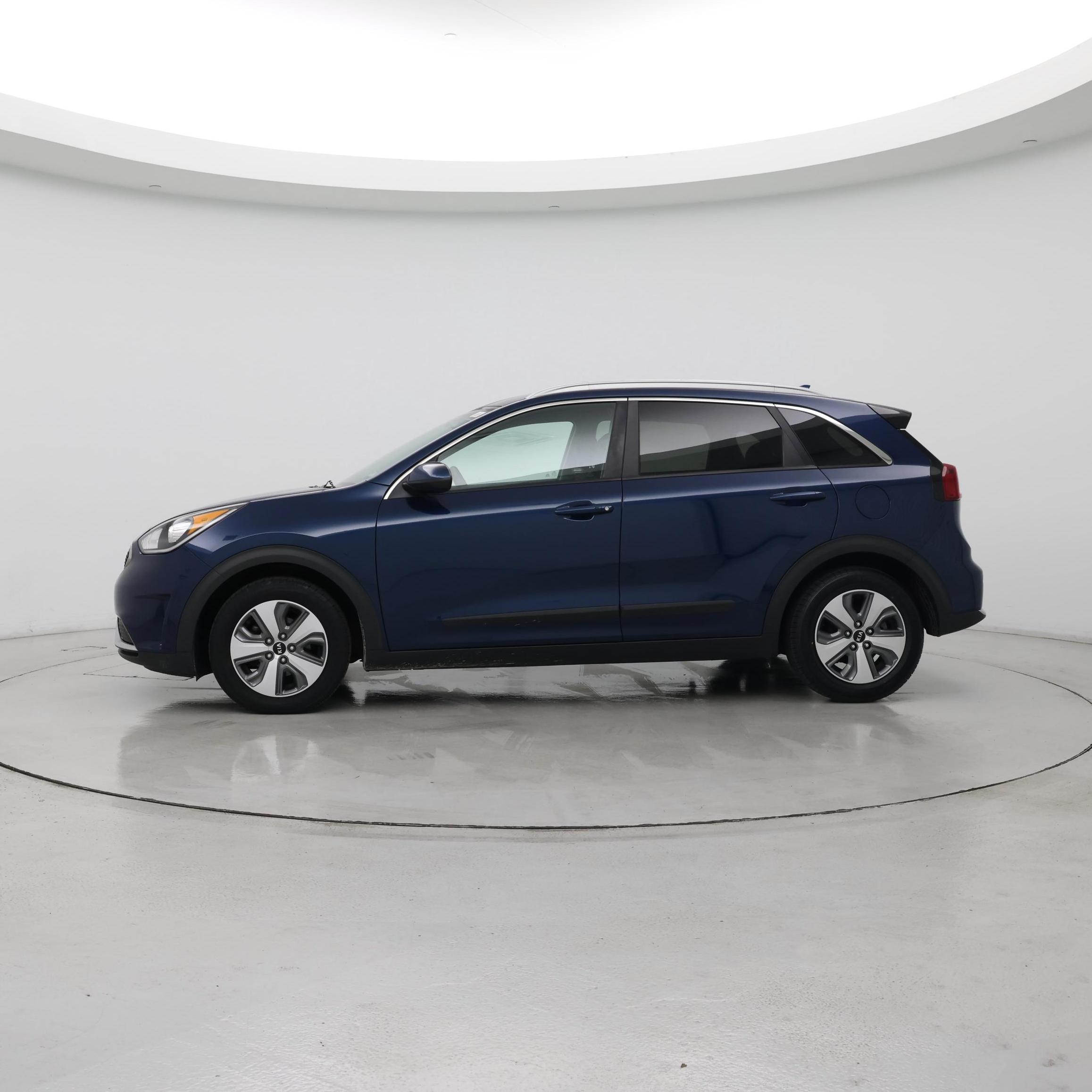 Thumbnail: 2018 Kia Niro - 3