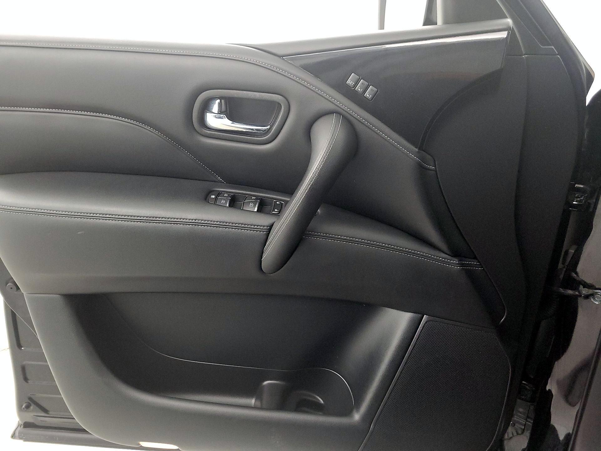 Thumbnail: 2019 INFINITI QX80 - 12