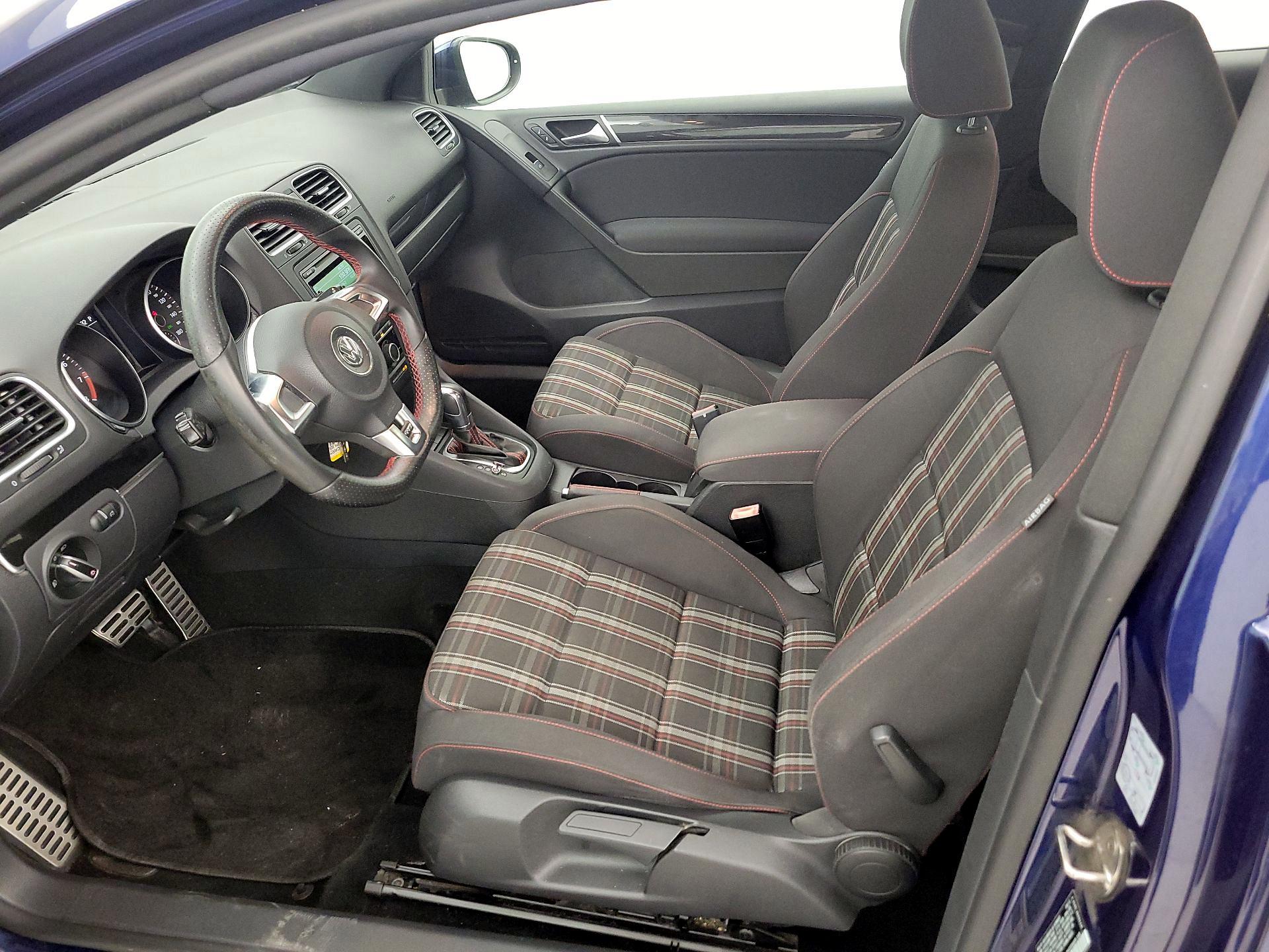 Thumbnail: 2013 Volkswagen Golf - 11