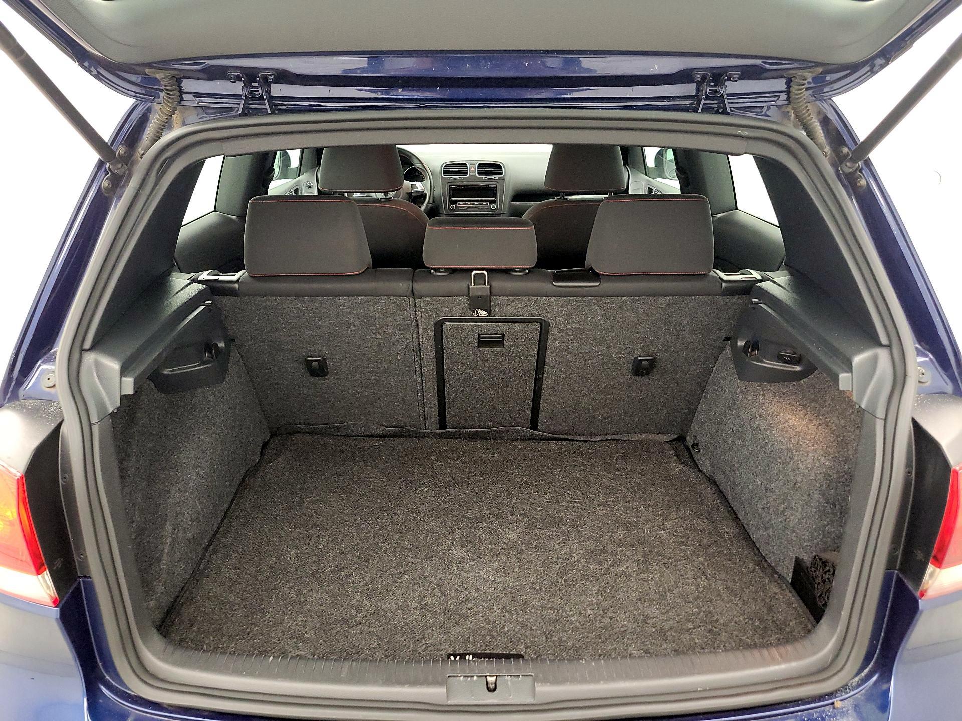 Thumbnail: 2013 Volkswagen Golf - 18