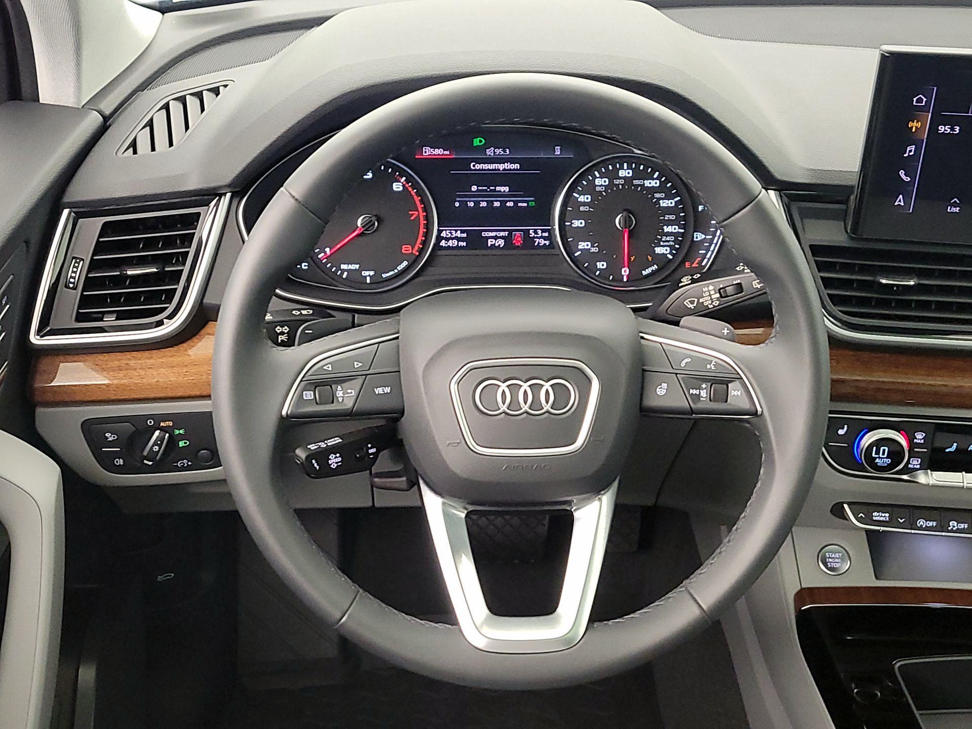 Thumbnail: 2023 Audi Q5 - 10