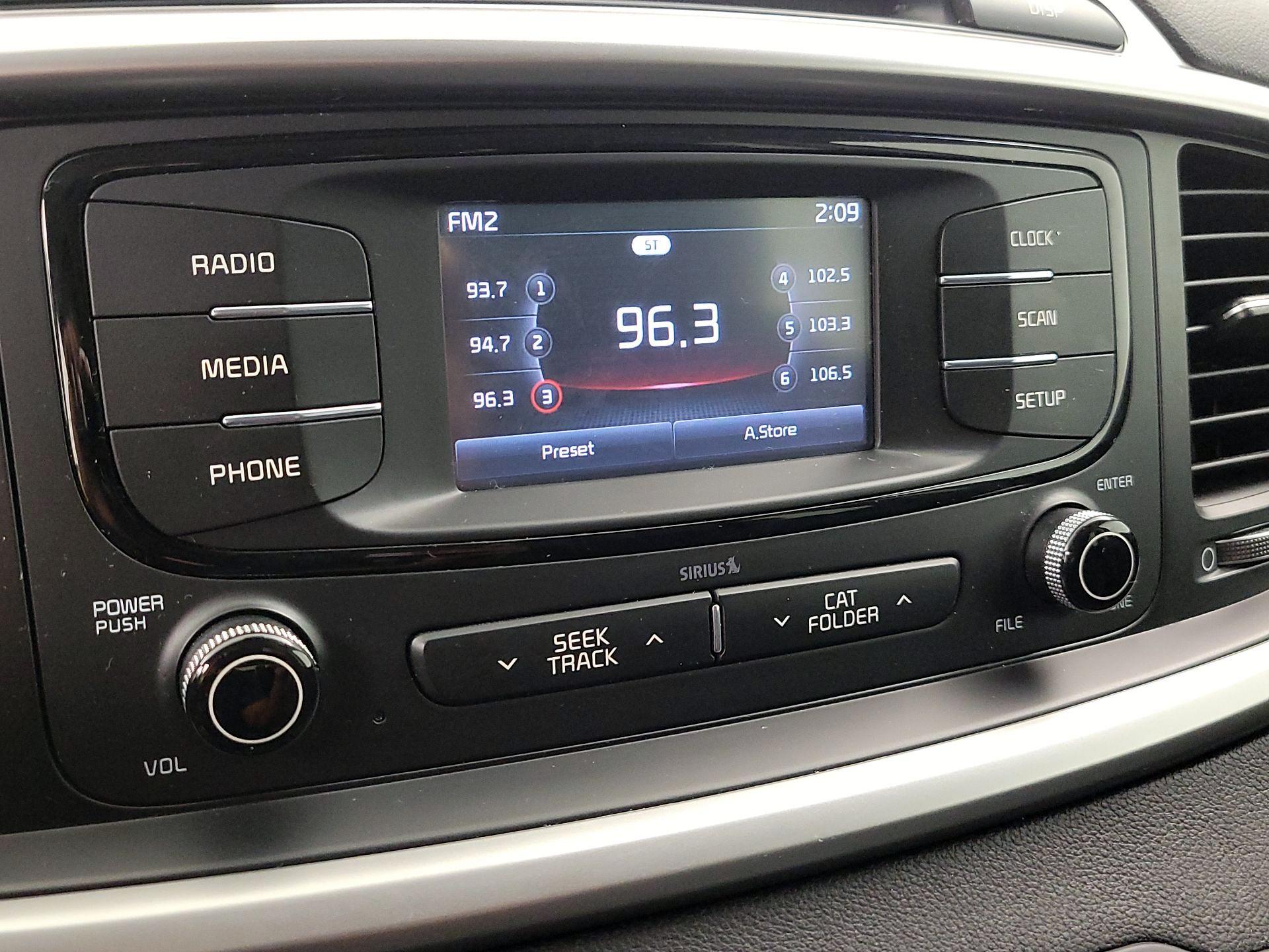 Thumbnail: 2017 Kia Sorento - 15