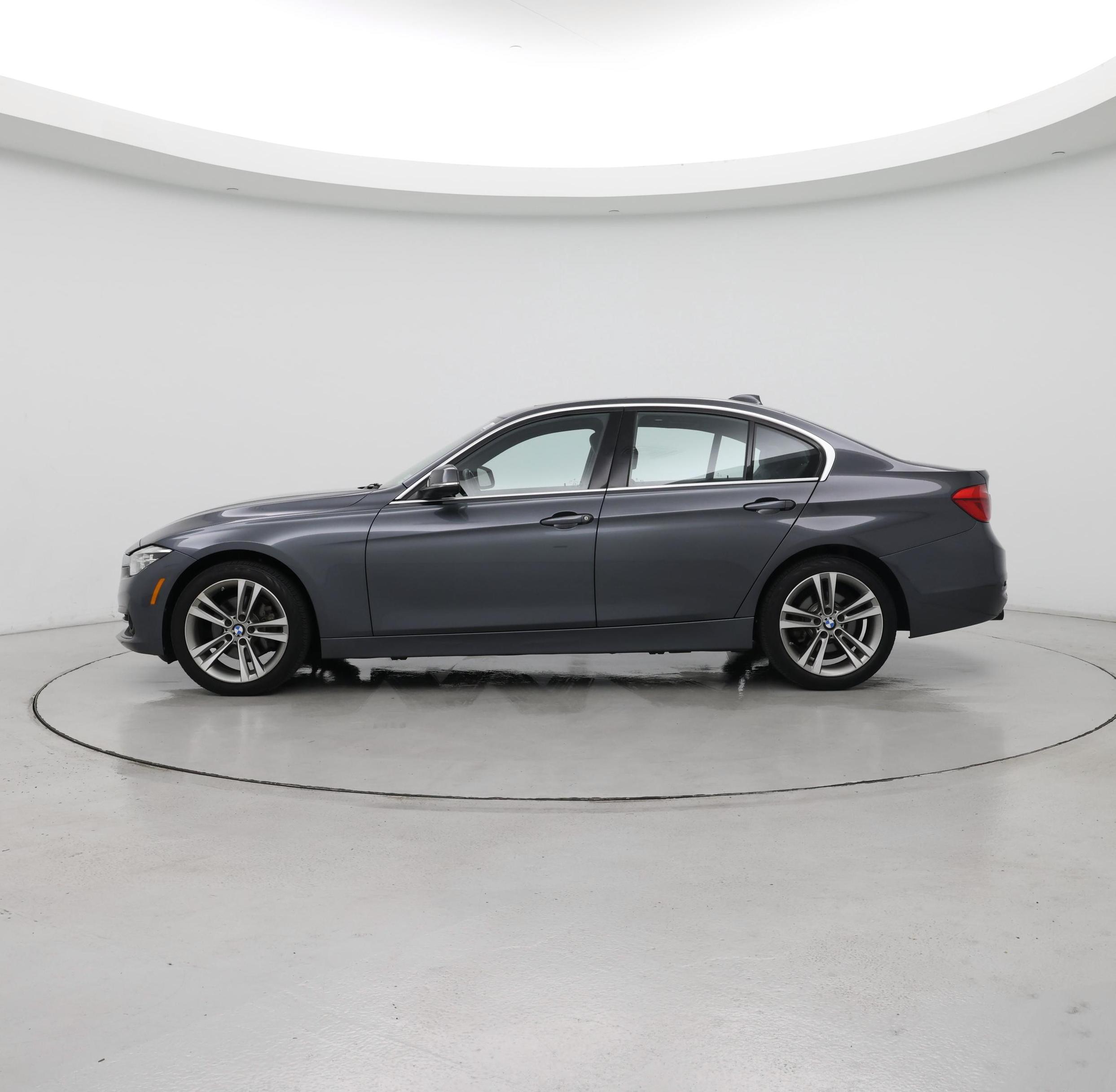 Thumbnail: 2018 BMW 3 Series - 3
