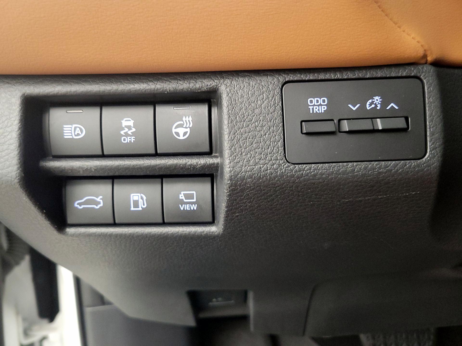 Thumbnail: 2019 Toyota Avalon - 13