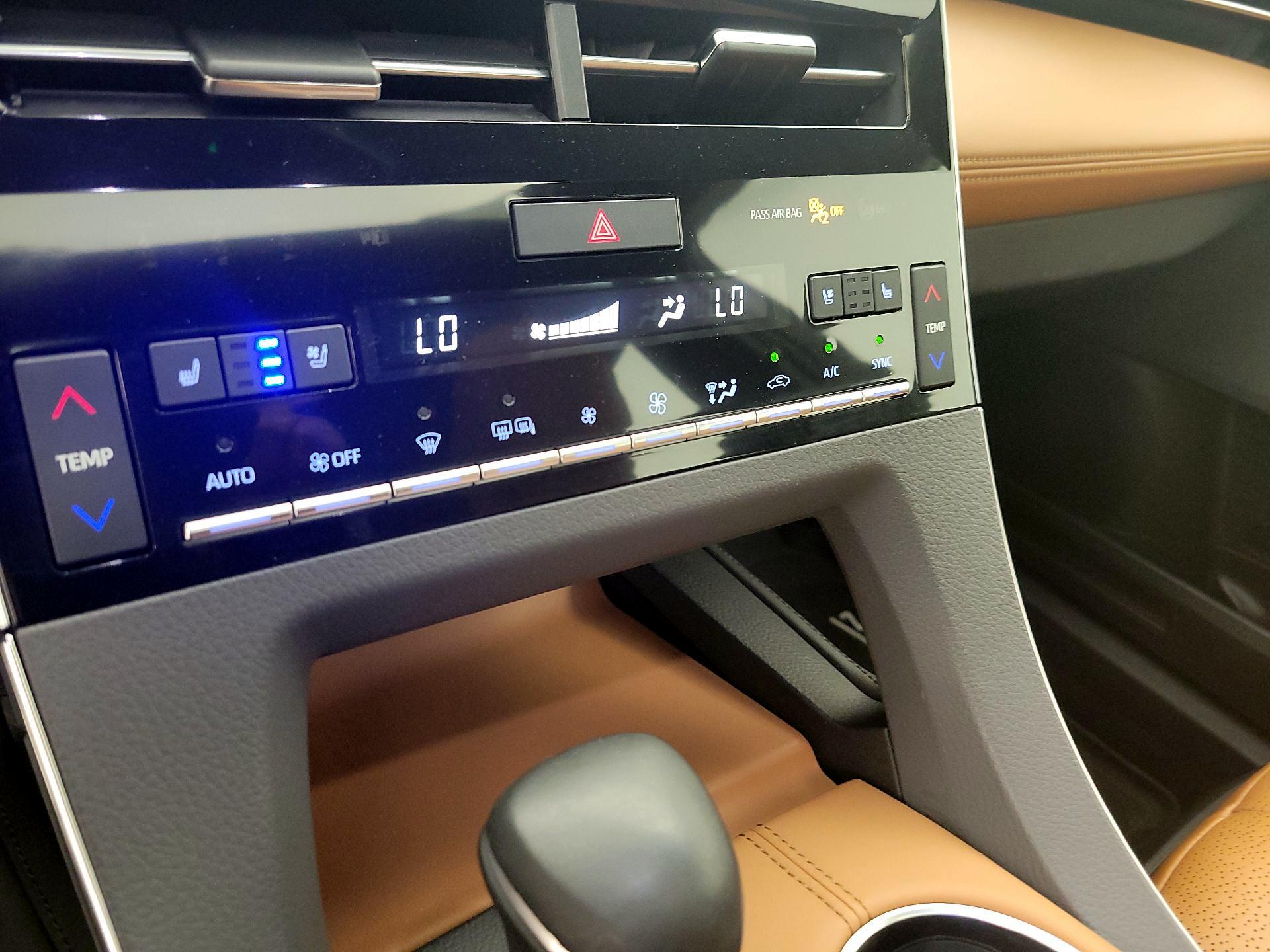 Thumbnail: 2019 Toyota Avalon - 17
