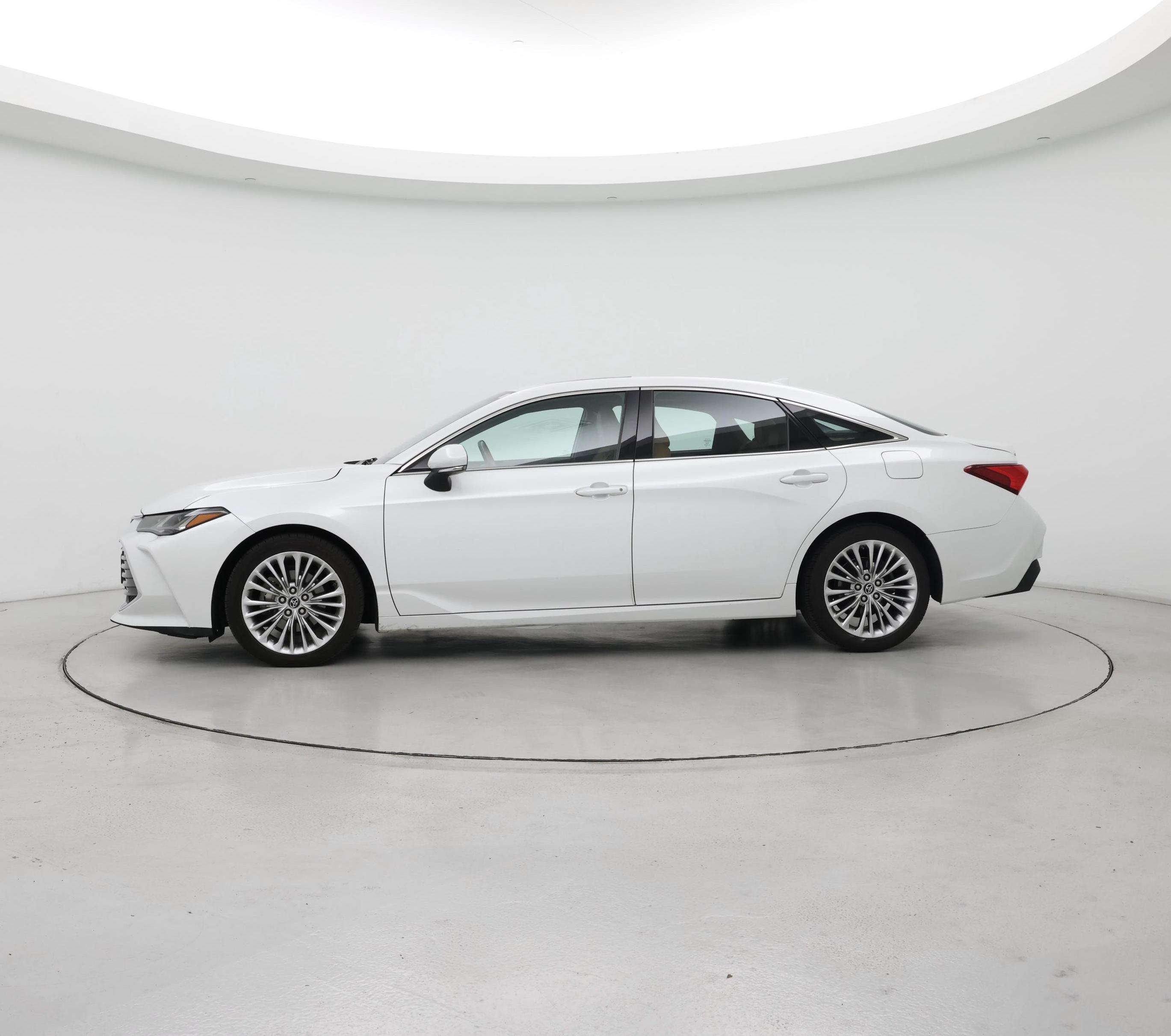 Thumbnail: 2019 Toyota Avalon - 3