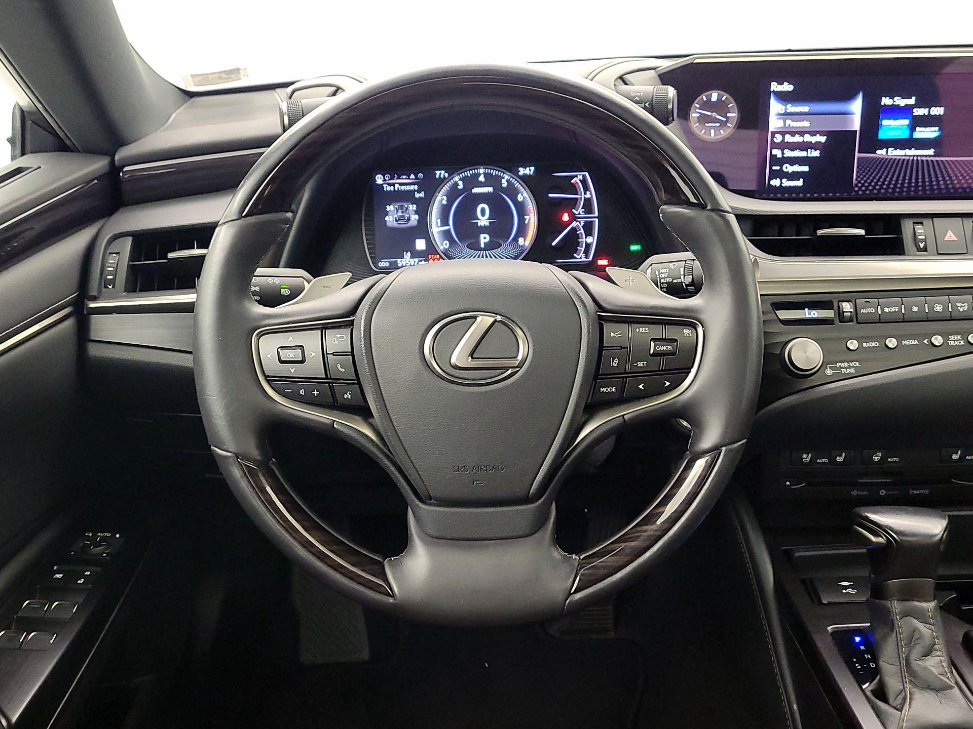 Thumbnail: 2021 Lexus ES - 10