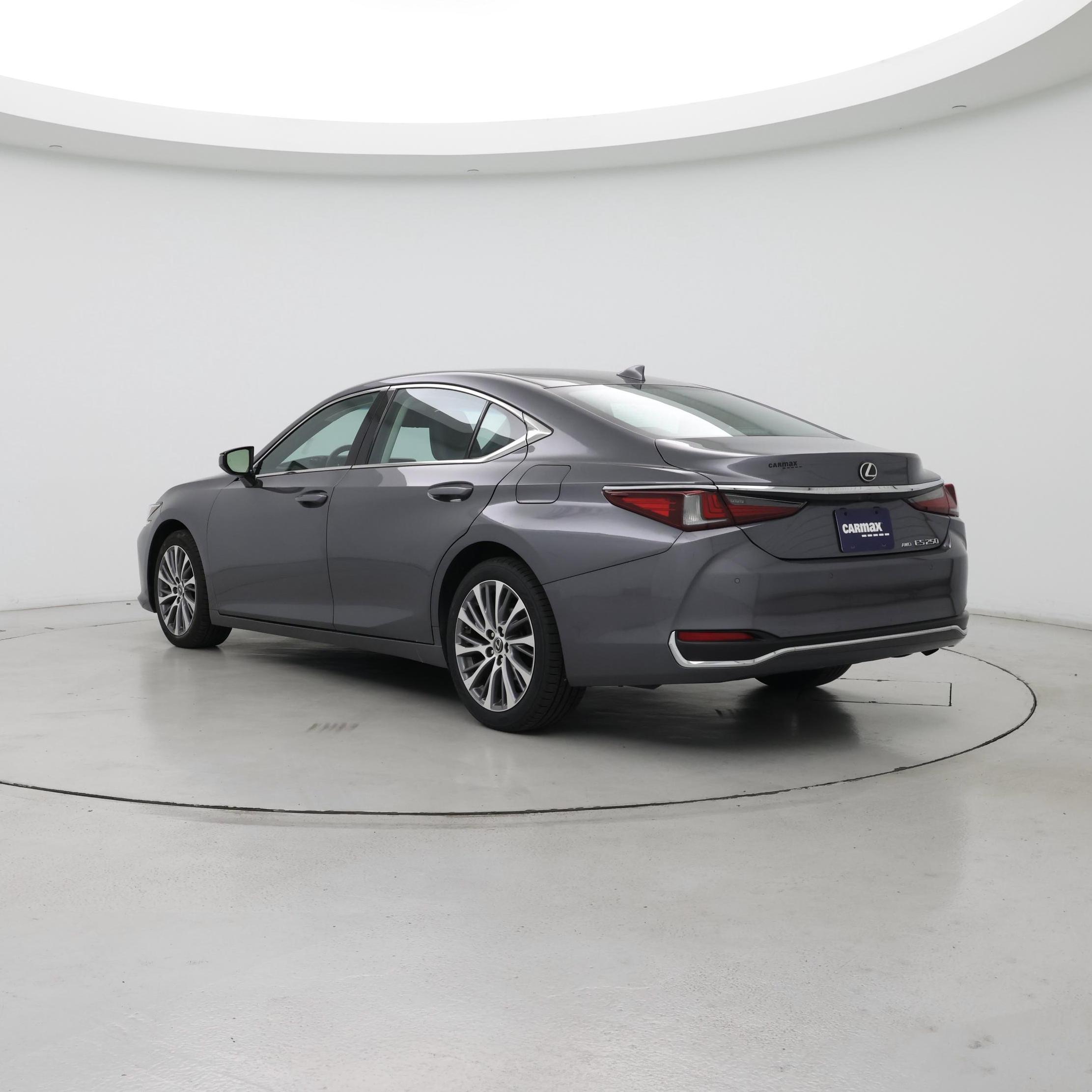 Thumbnail: 2021 Lexus ES - 2