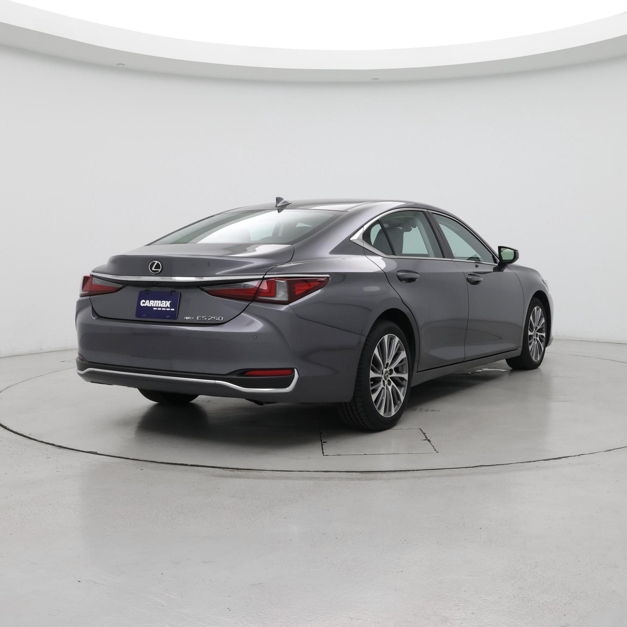 Thumbnail: 2021 Lexus ES - 8