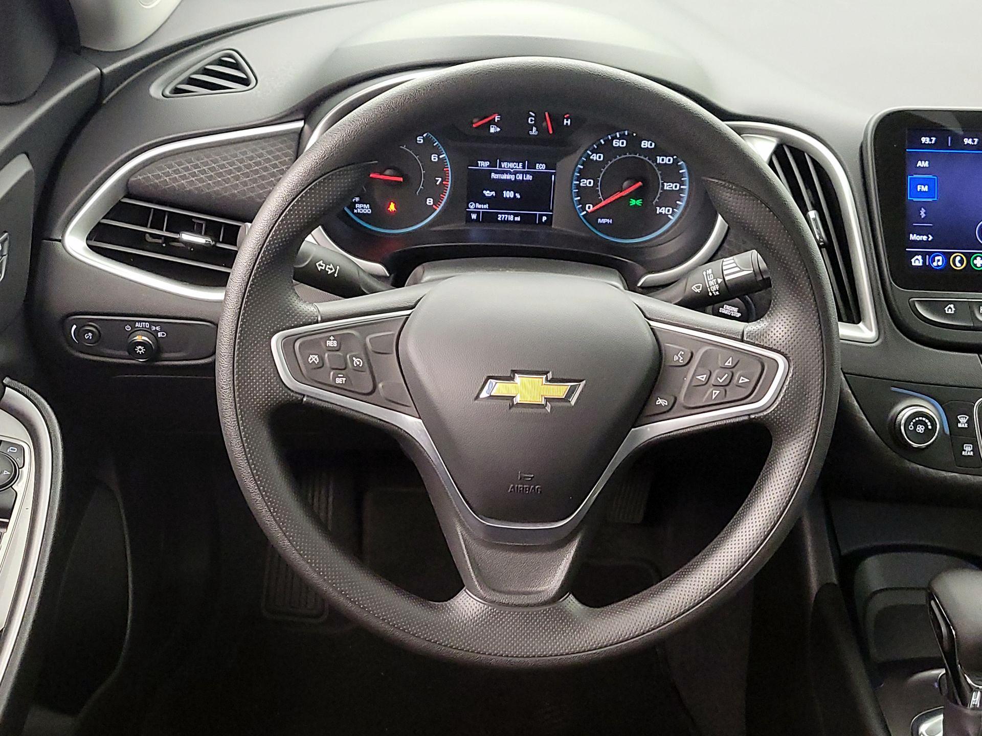 Thumbnail: 2022 Chevrolet Malibu - 10