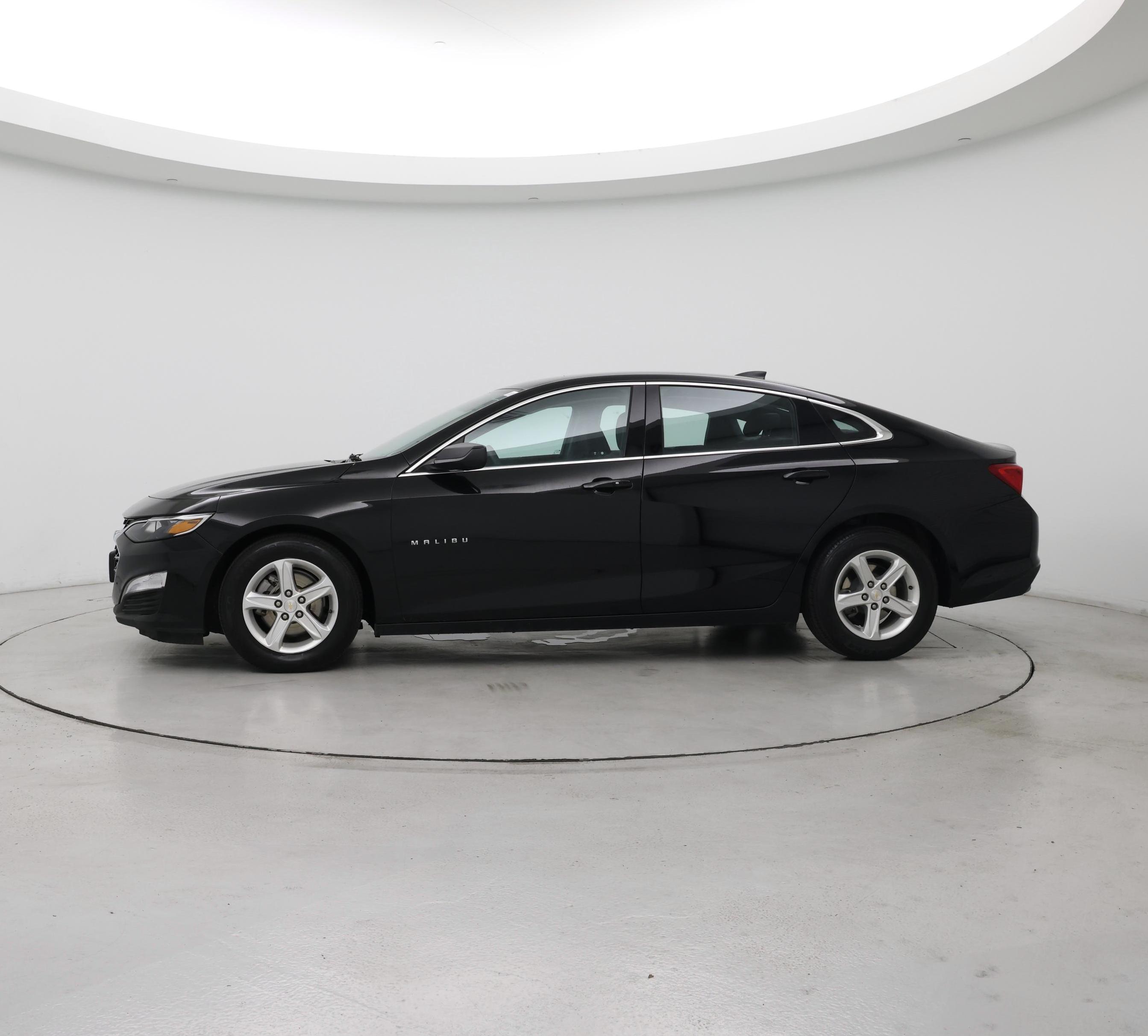 Thumbnail: 2022 Chevrolet Malibu - 3