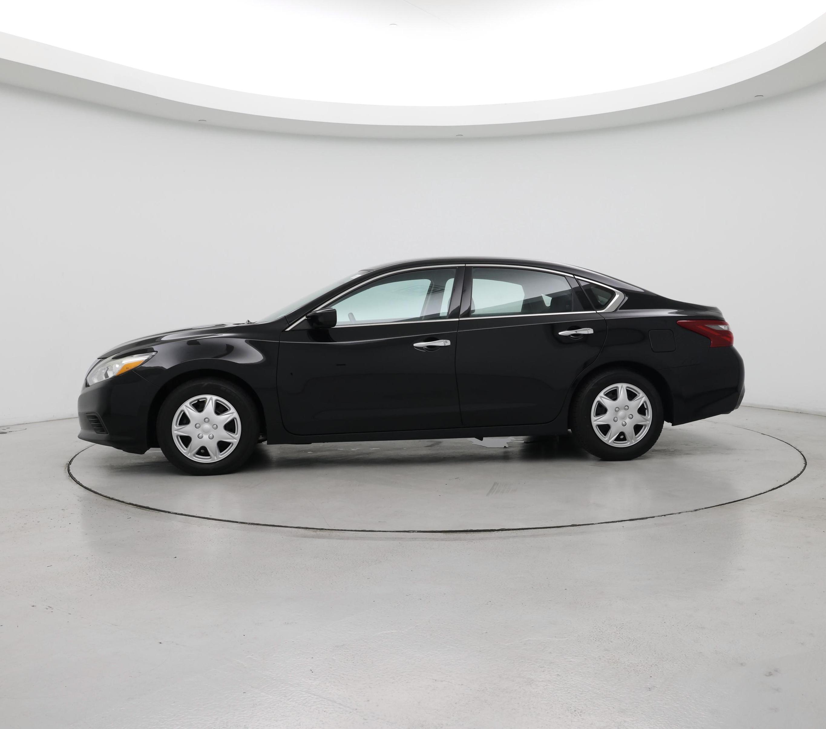 Thumbnail: 2018 Nissan Altima - 3