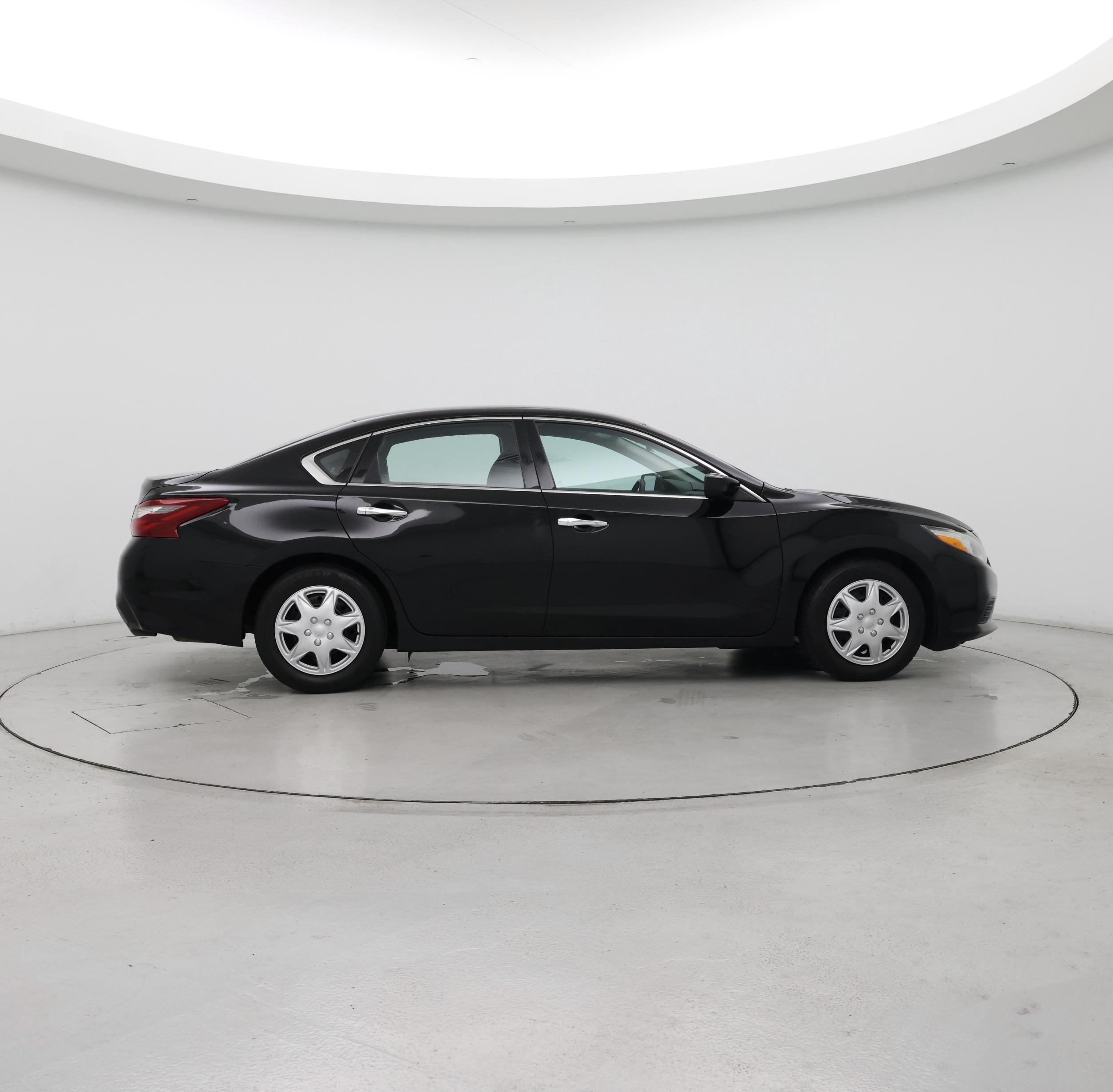 Thumbnail: 2018 Nissan Altima - 7