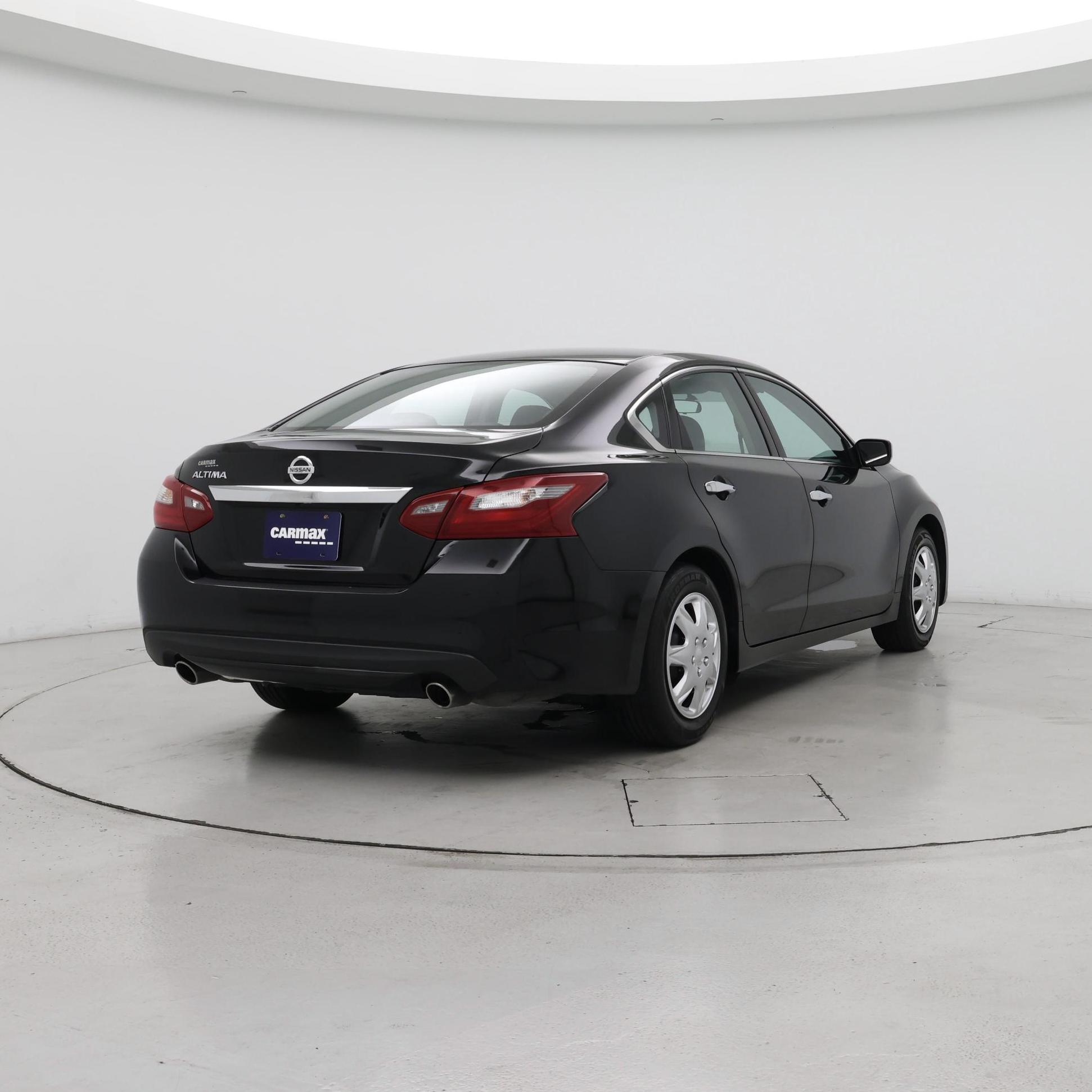 Thumbnail: 2018 Nissan Altima - 8