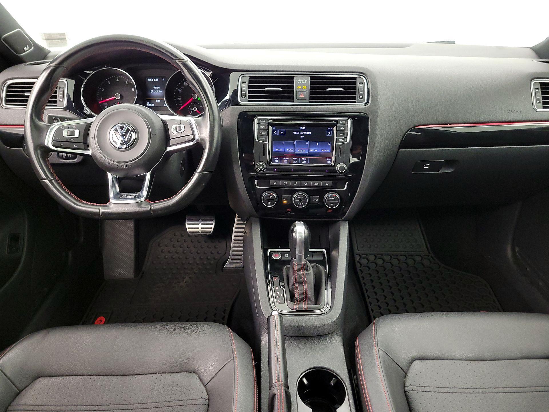 Thumbnail: 2016 Volkswagen Jetta - 9