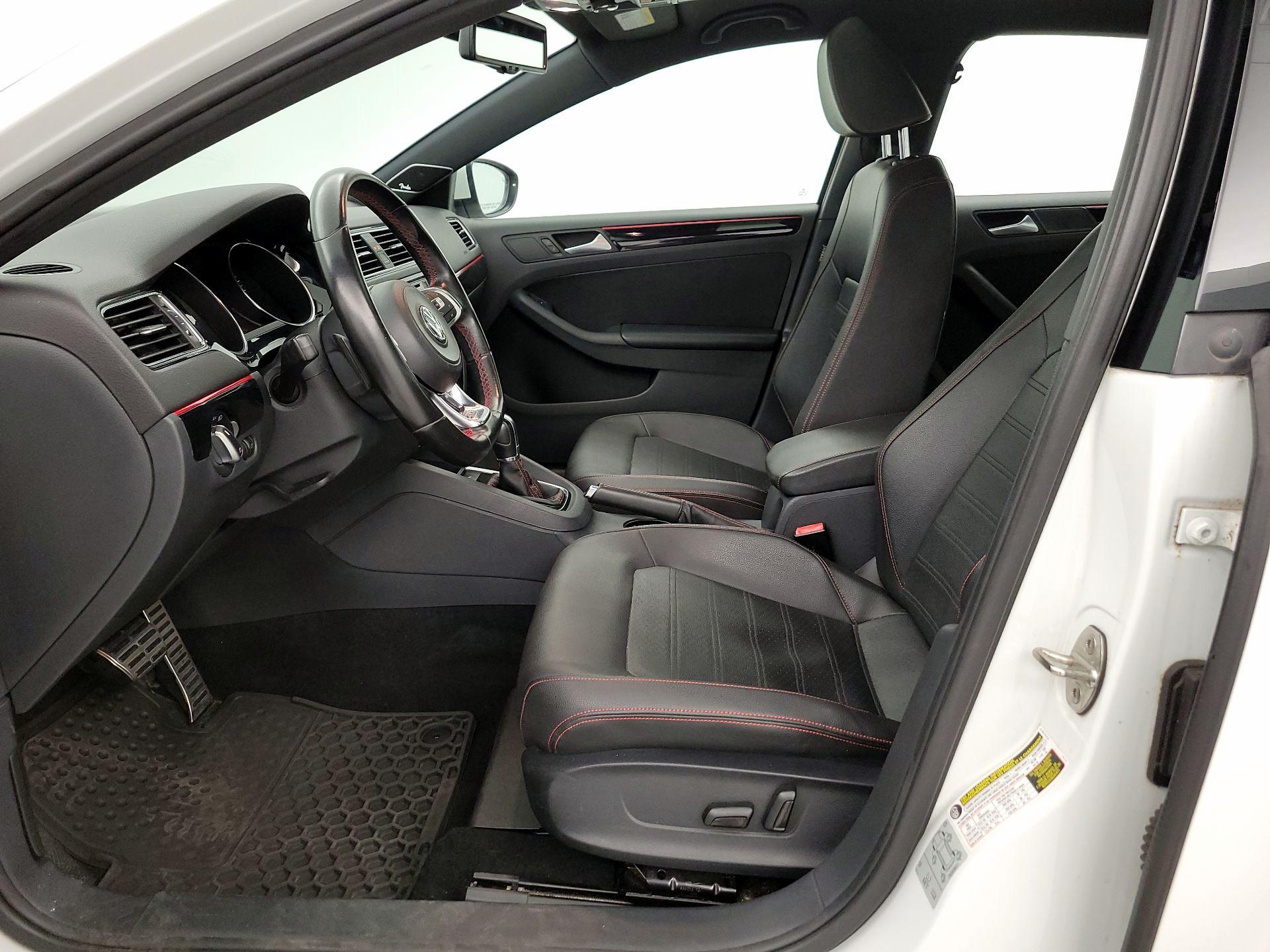 Thumbnail: 2016 Volkswagen Jetta - 11