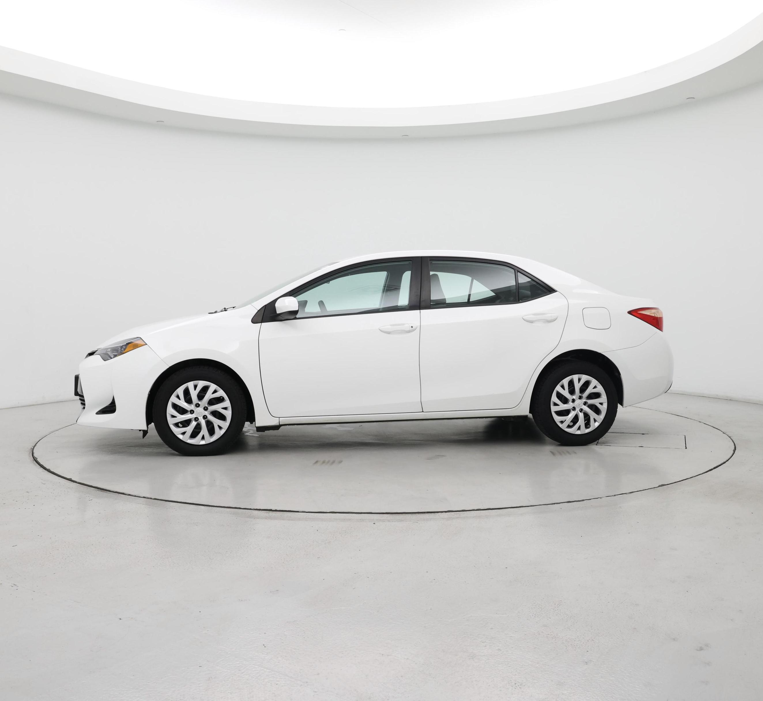 Thumbnail: 2018 Toyota Corolla - 3