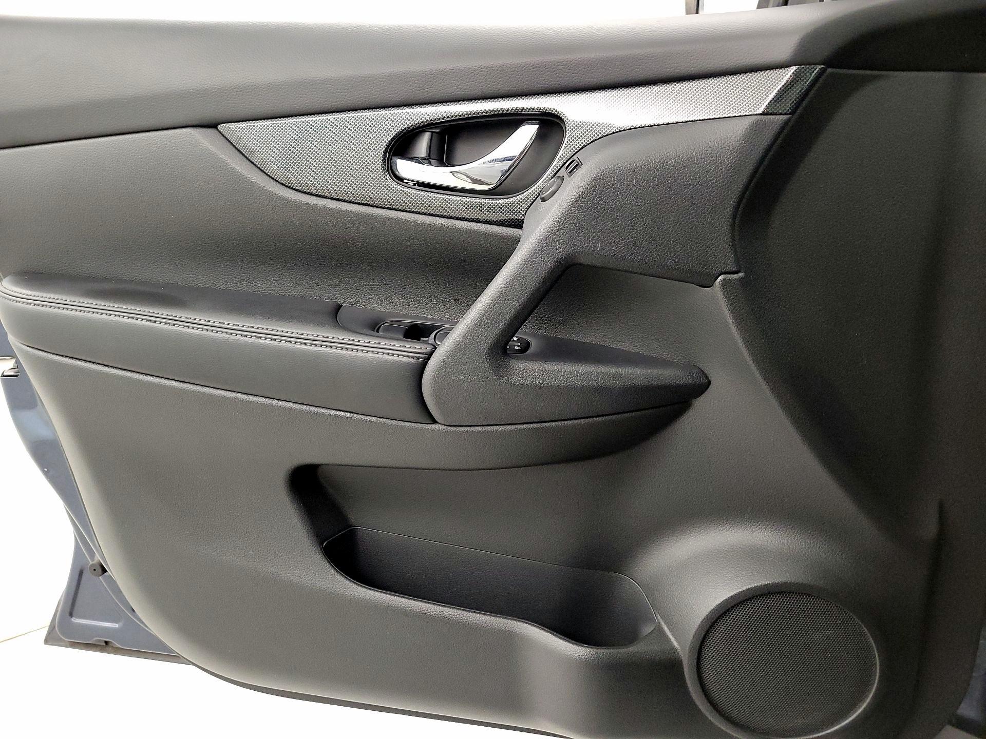 Thumbnail: 2014 Nissan Rogue - 12
