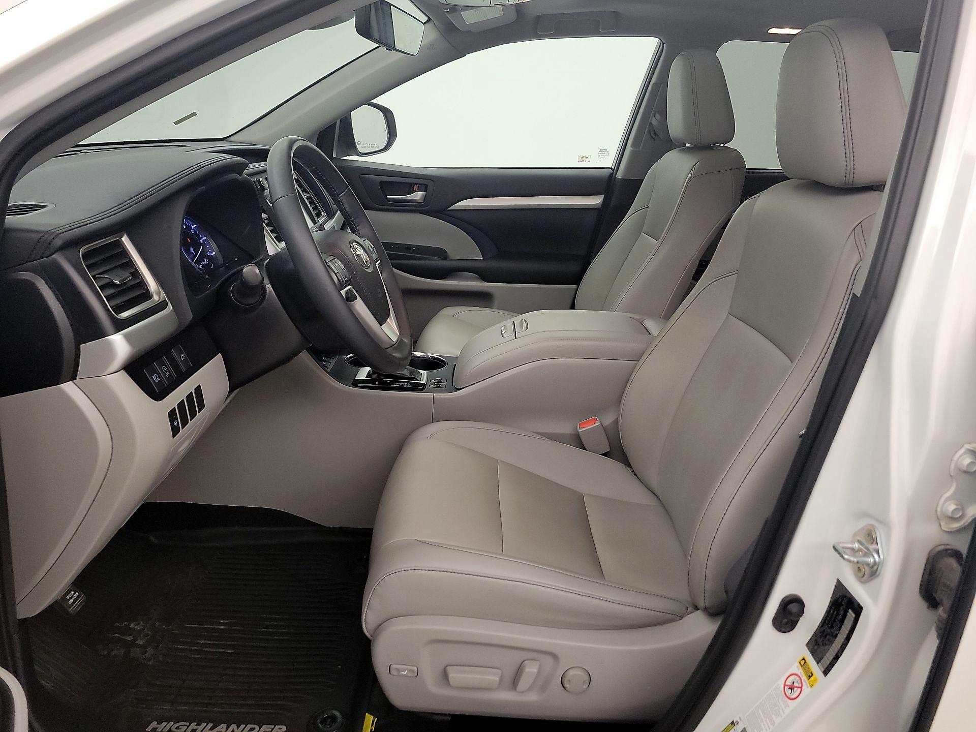 Thumbnail: 2019 Toyota Highlander - 11