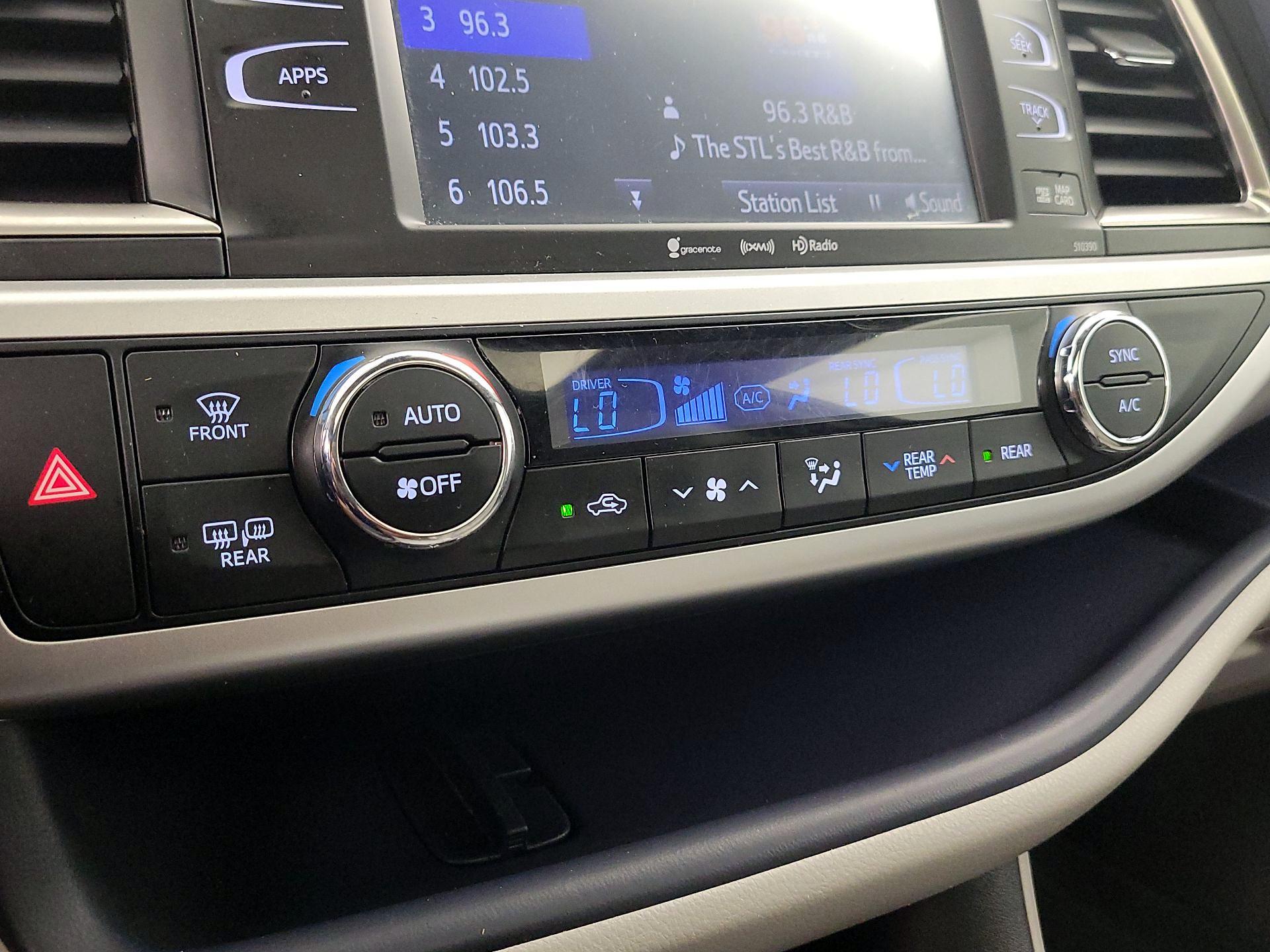 Thumbnail: 2019 Toyota Highlander - 16