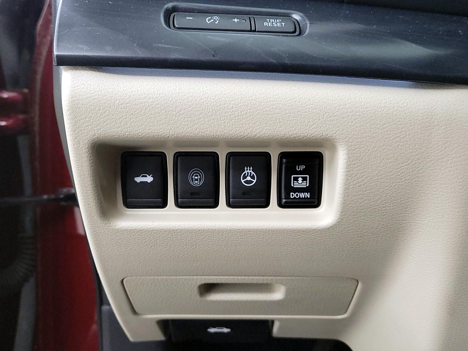 Thumbnail: 2019 Nissan Maxima - 13