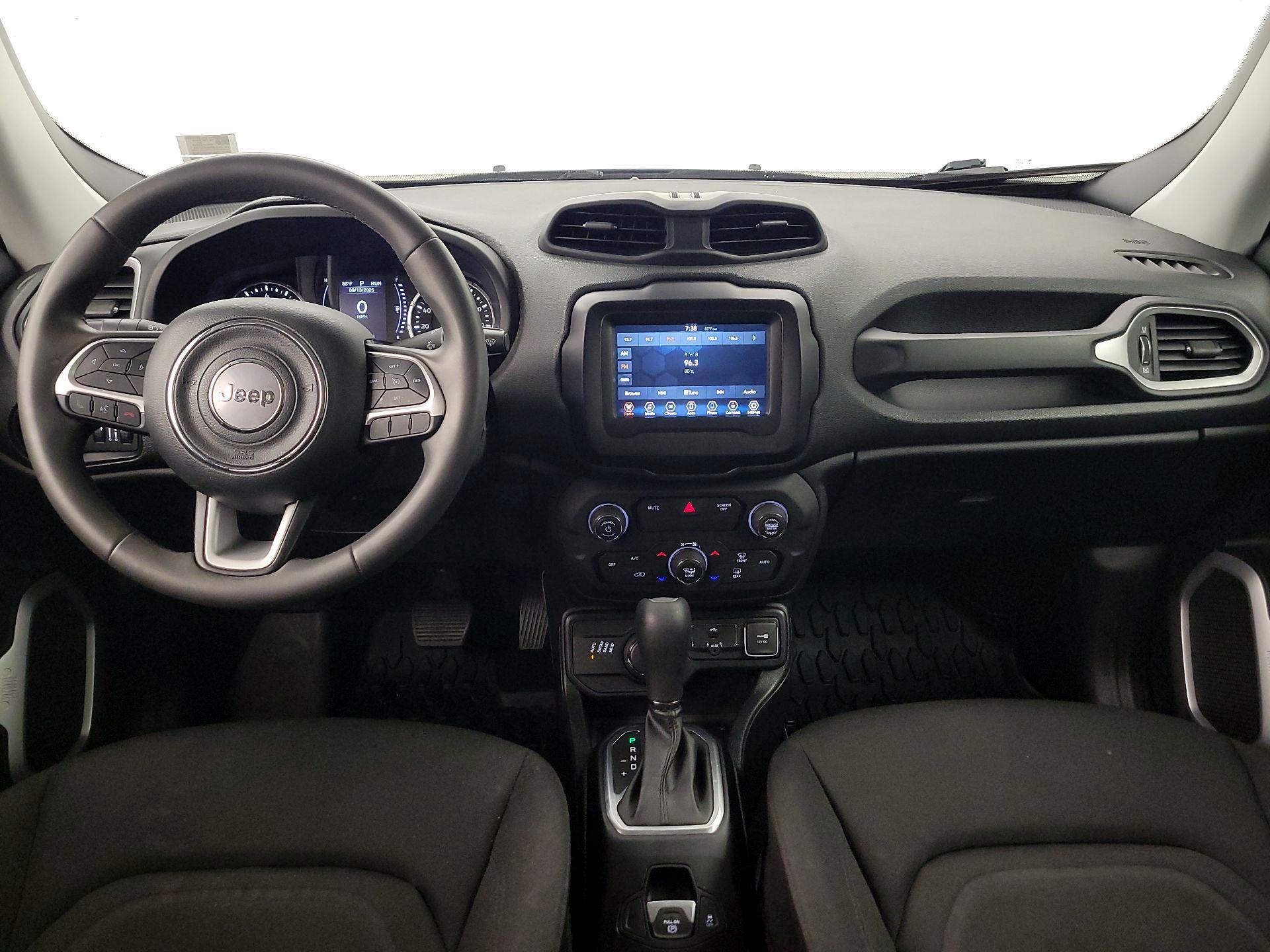 Thumbnail: 2018 Jeep Renegade - 9