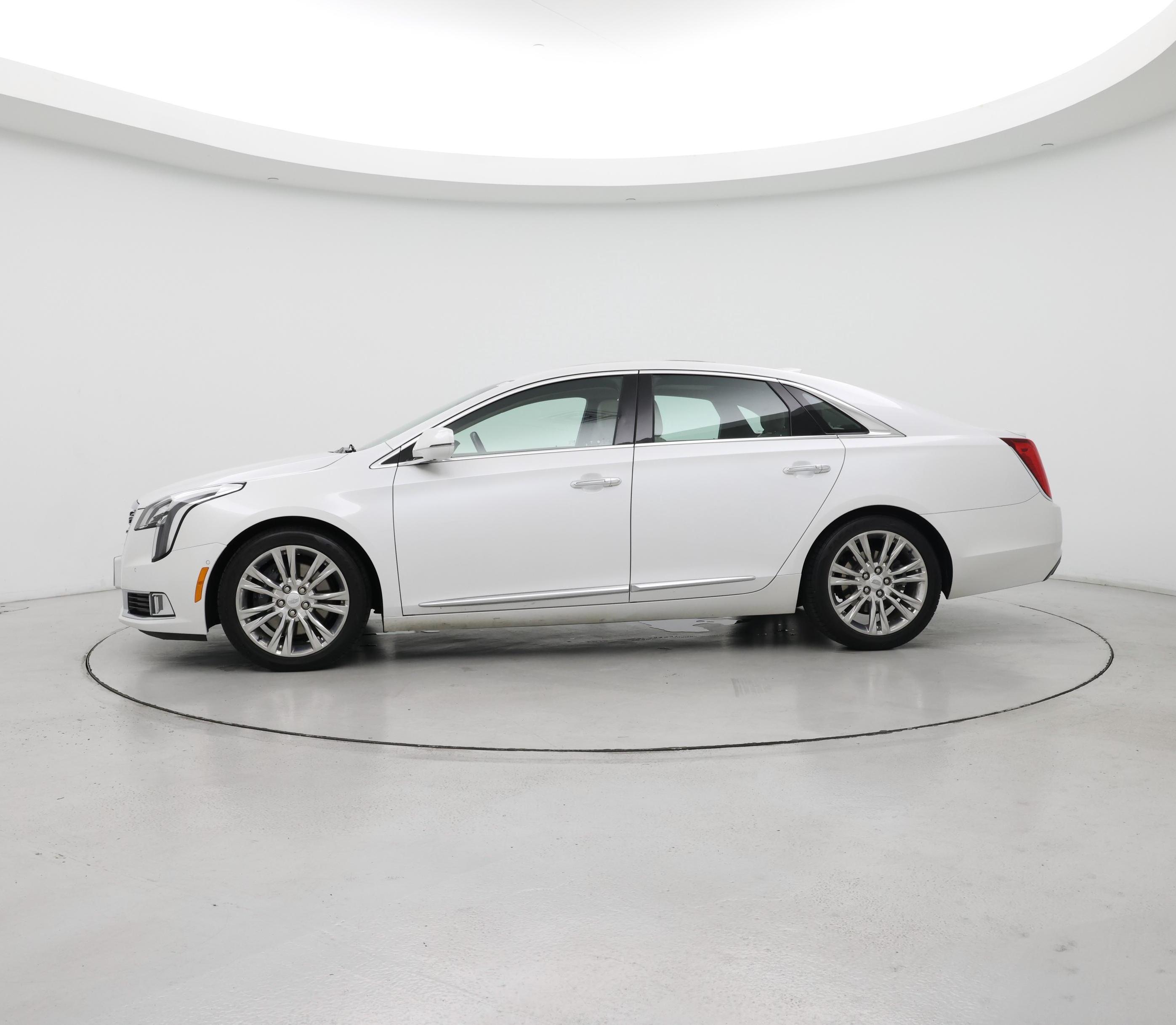Thumbnail: 2019 Cadillac XTS - 3